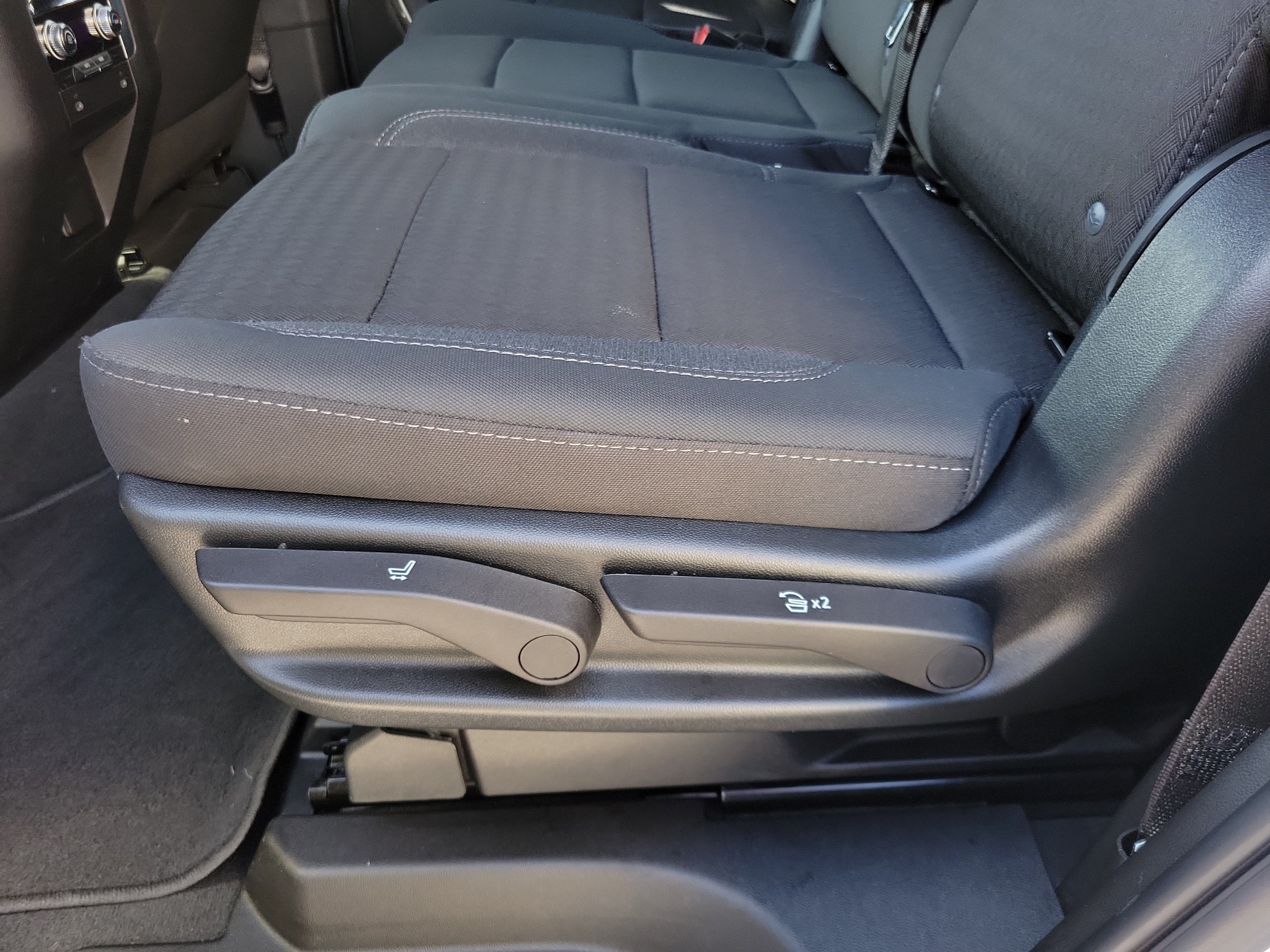 2024 GMC Yukon SLE