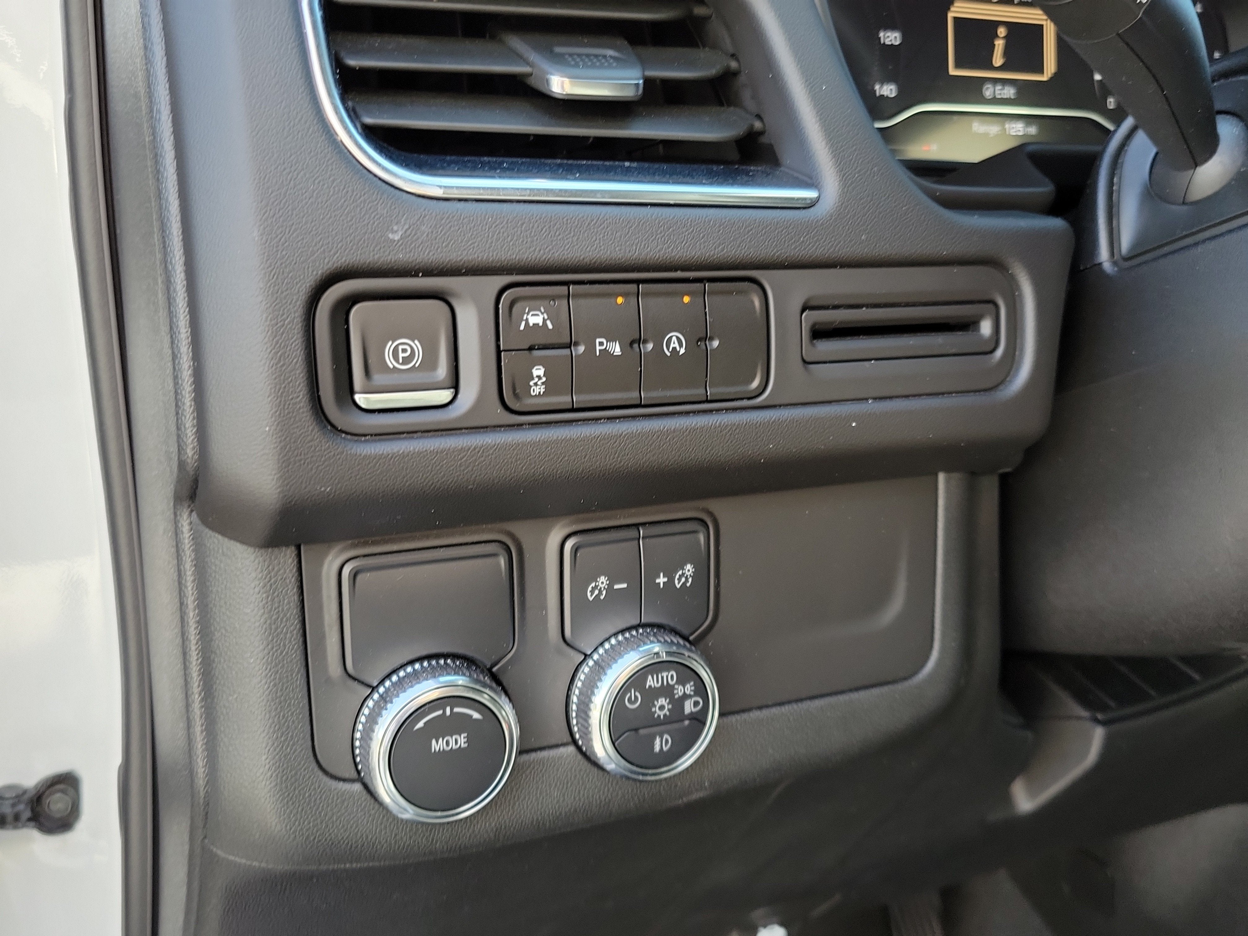 2024 GMC Yukon SLE