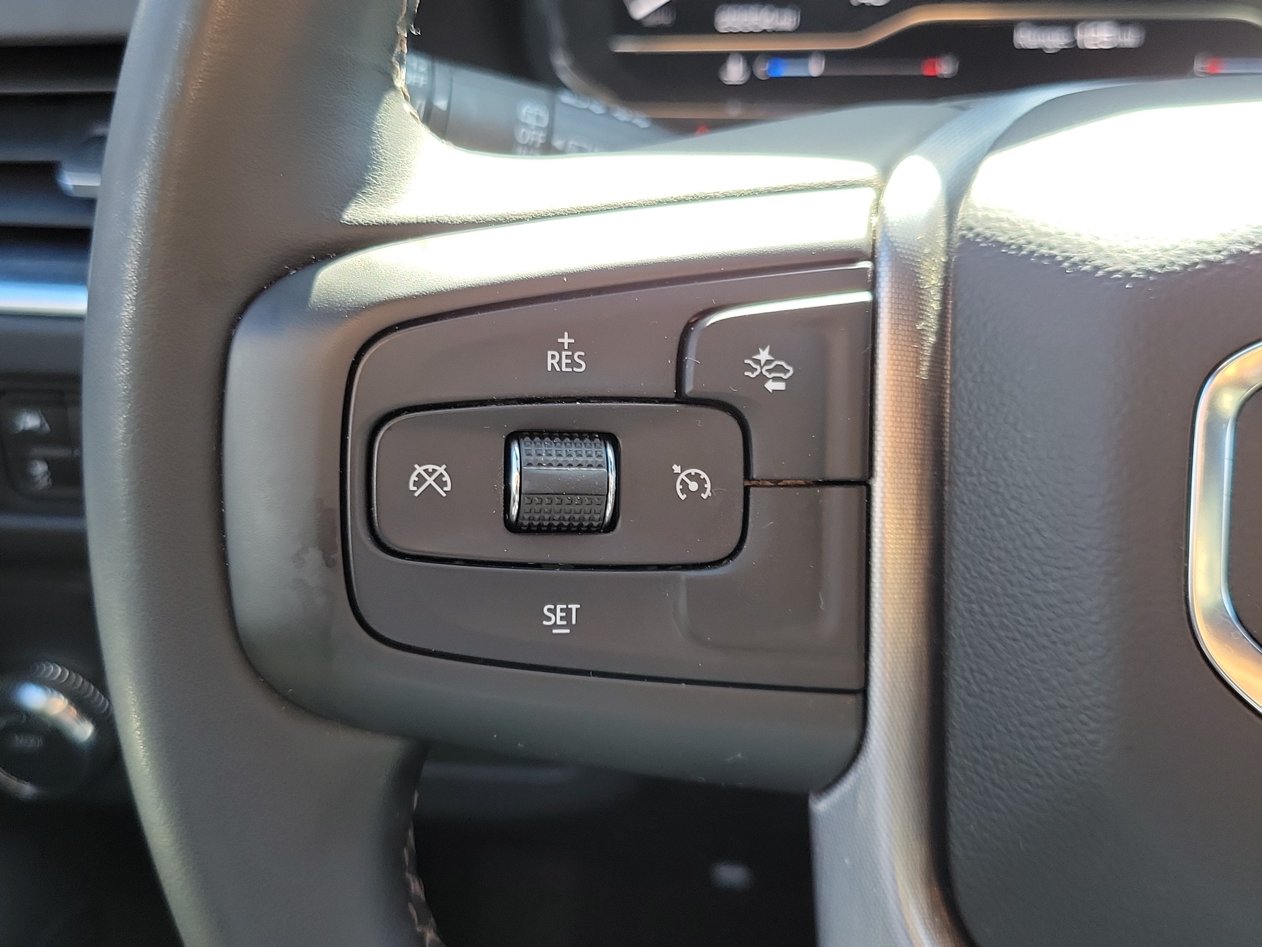 2024 GMC Yukon SLE