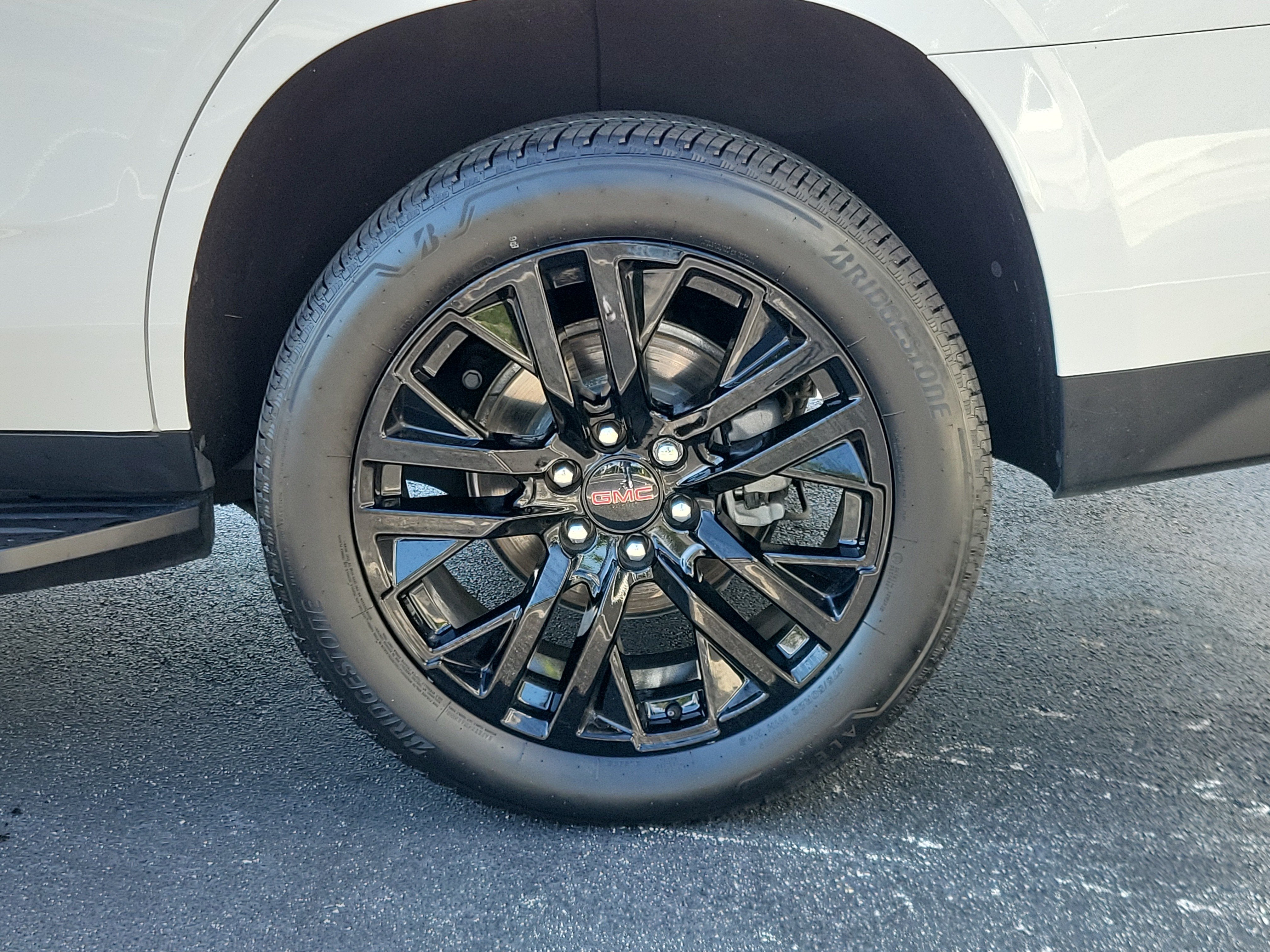 2024 GMC Yukon SLE
