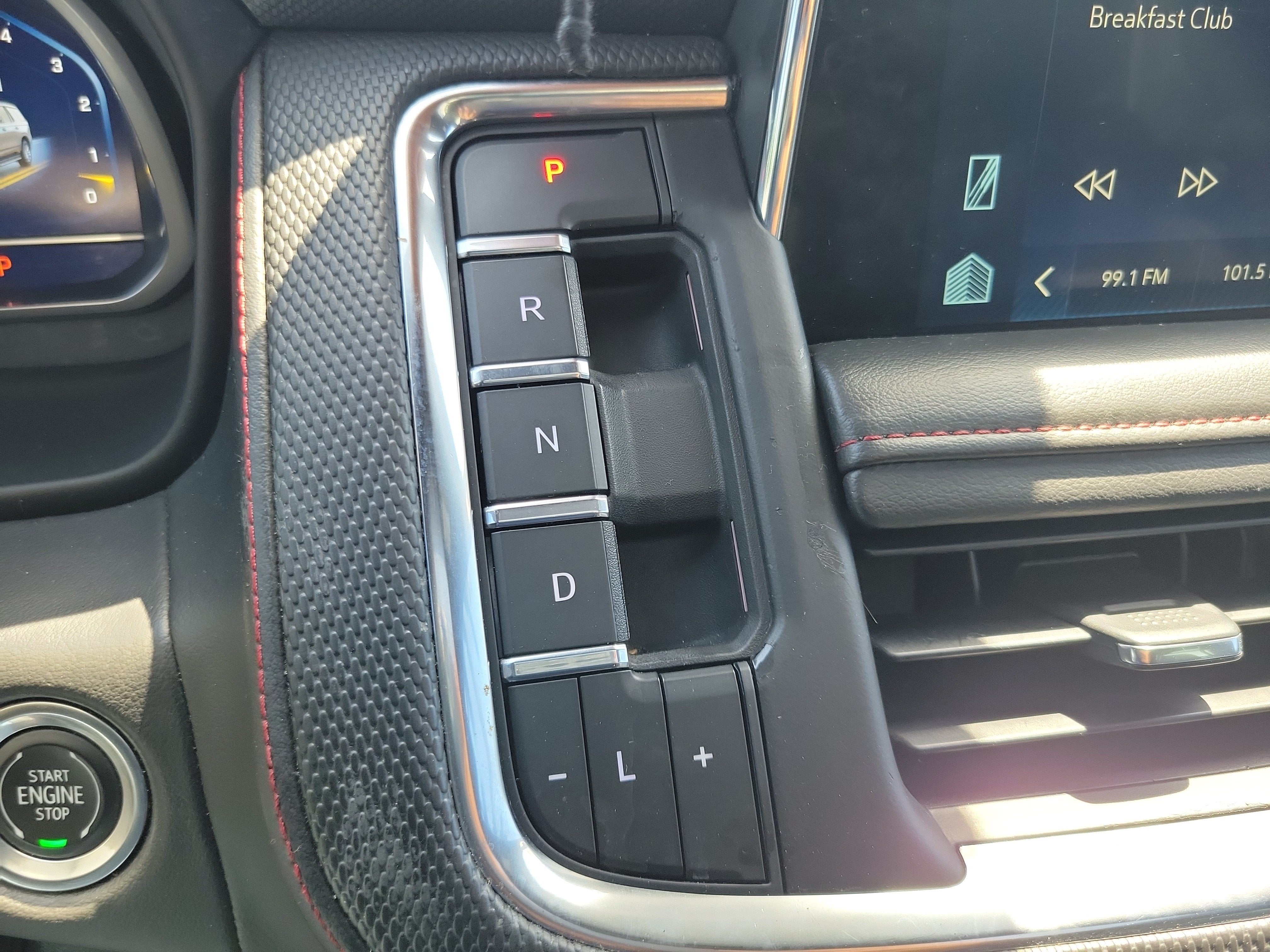 2022 Chevrolet Suburban RST
