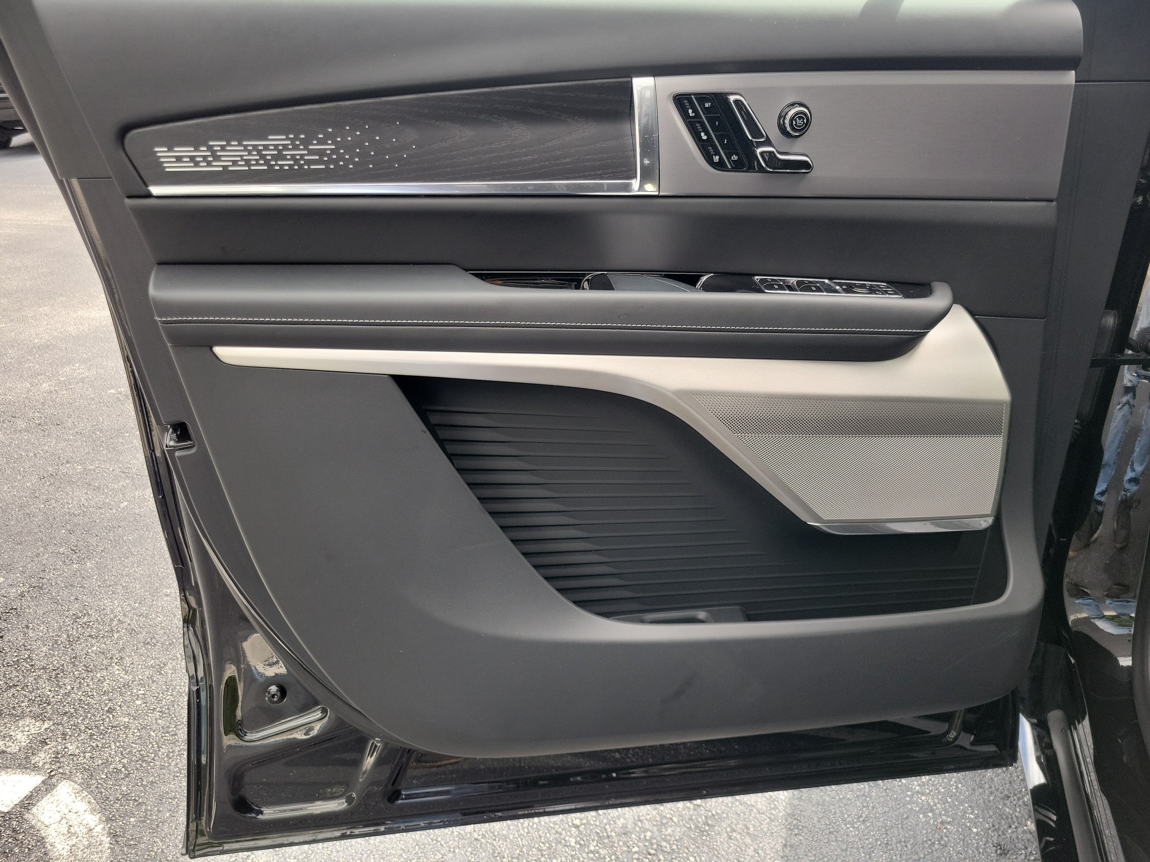 2026 Cadillac VISTIQ Platinum
