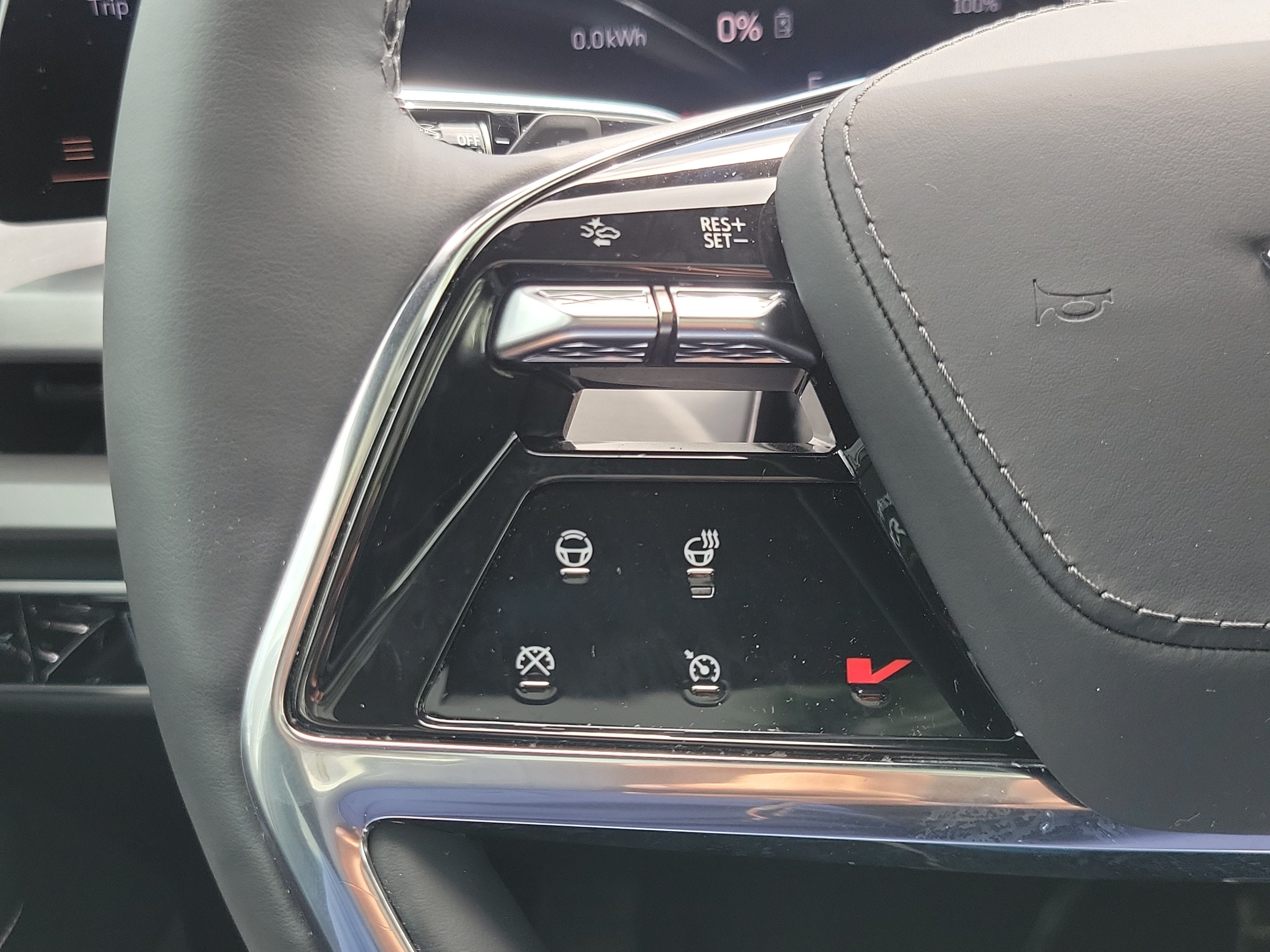 2026 Cadillac VISTIQ Platinum