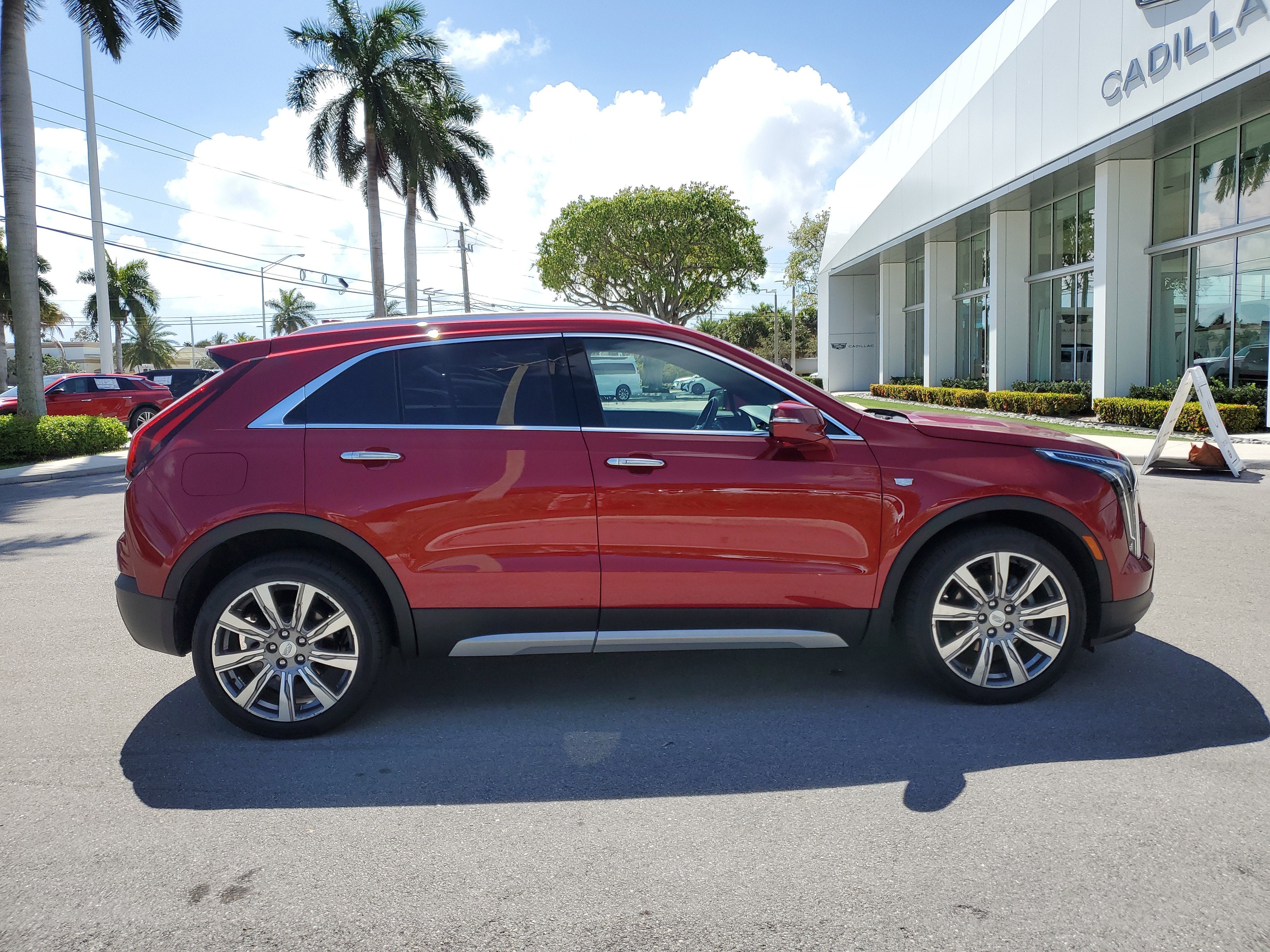 2023 Cadillac XT4 Premium Luxury