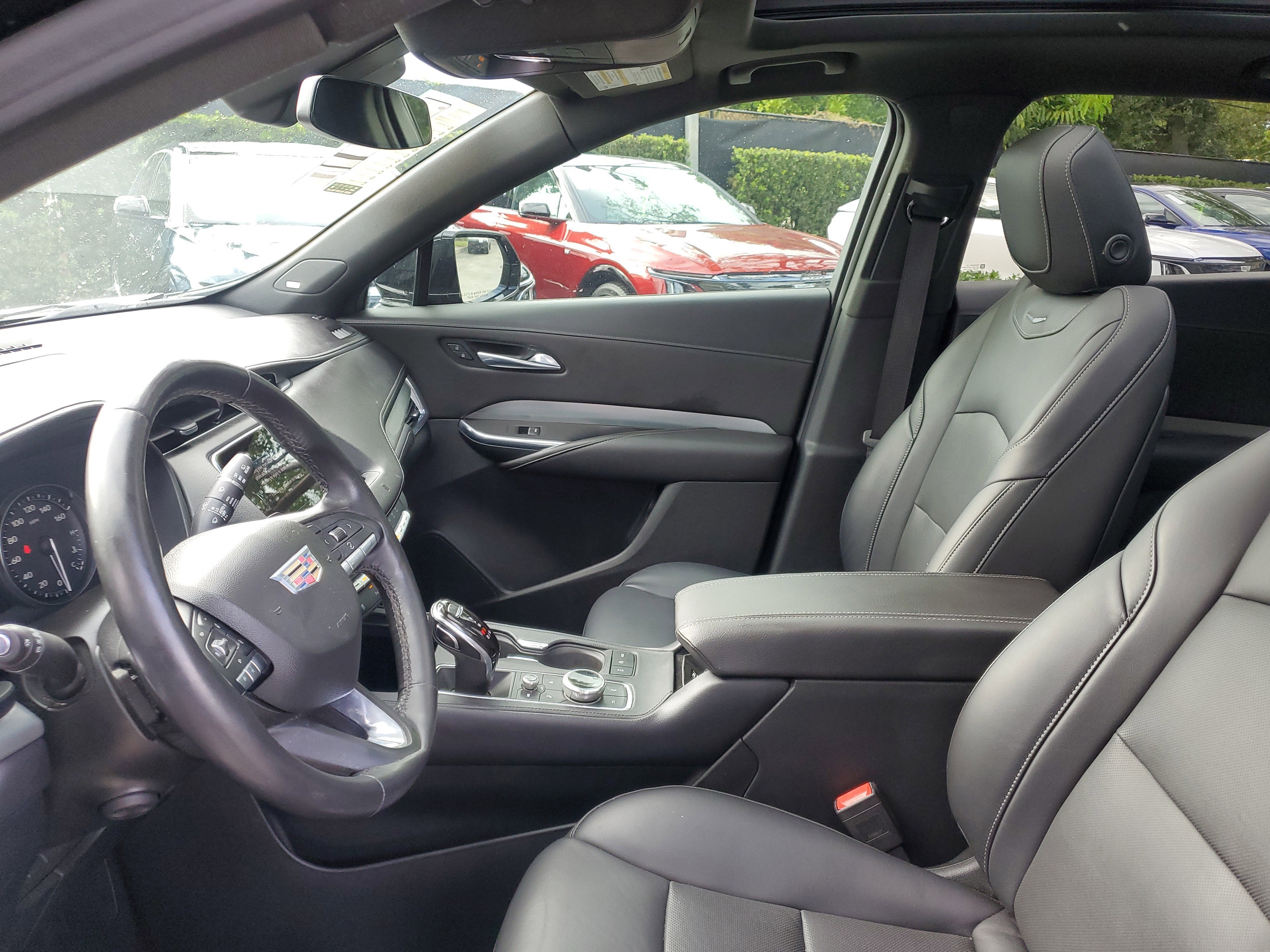 2020 Cadillac XT4 Premium Luxury