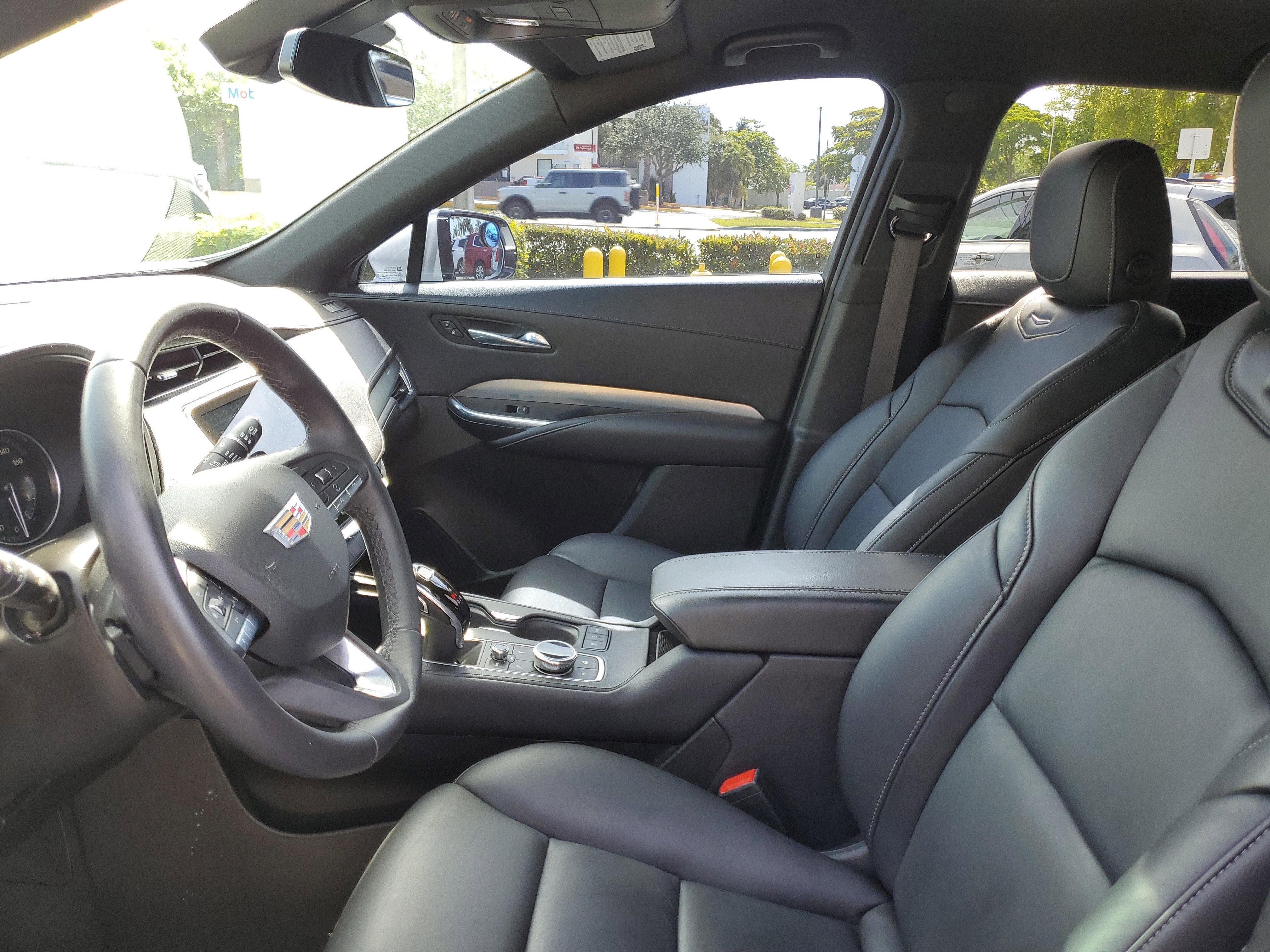 2021 Cadillac XT4 FWD Premium Luxury
