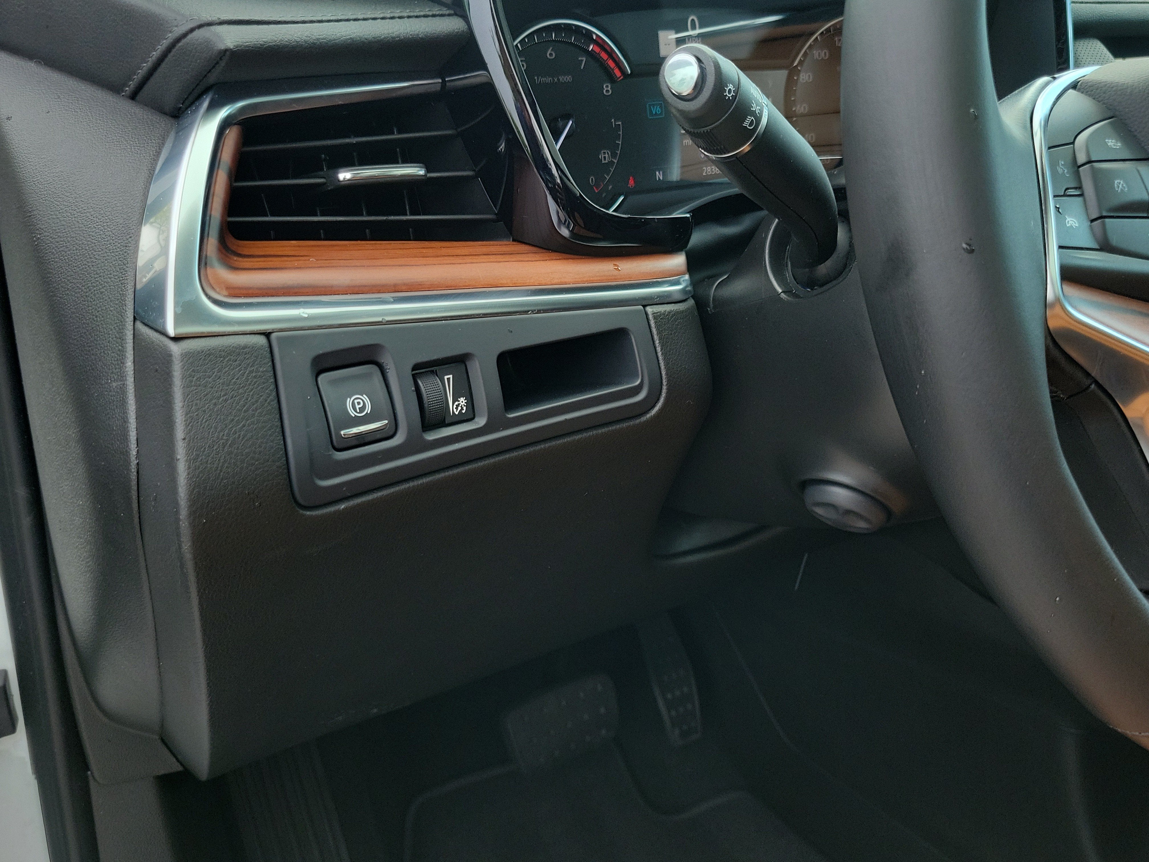 2023 Cadillac XT5 FWD Premium Luxury