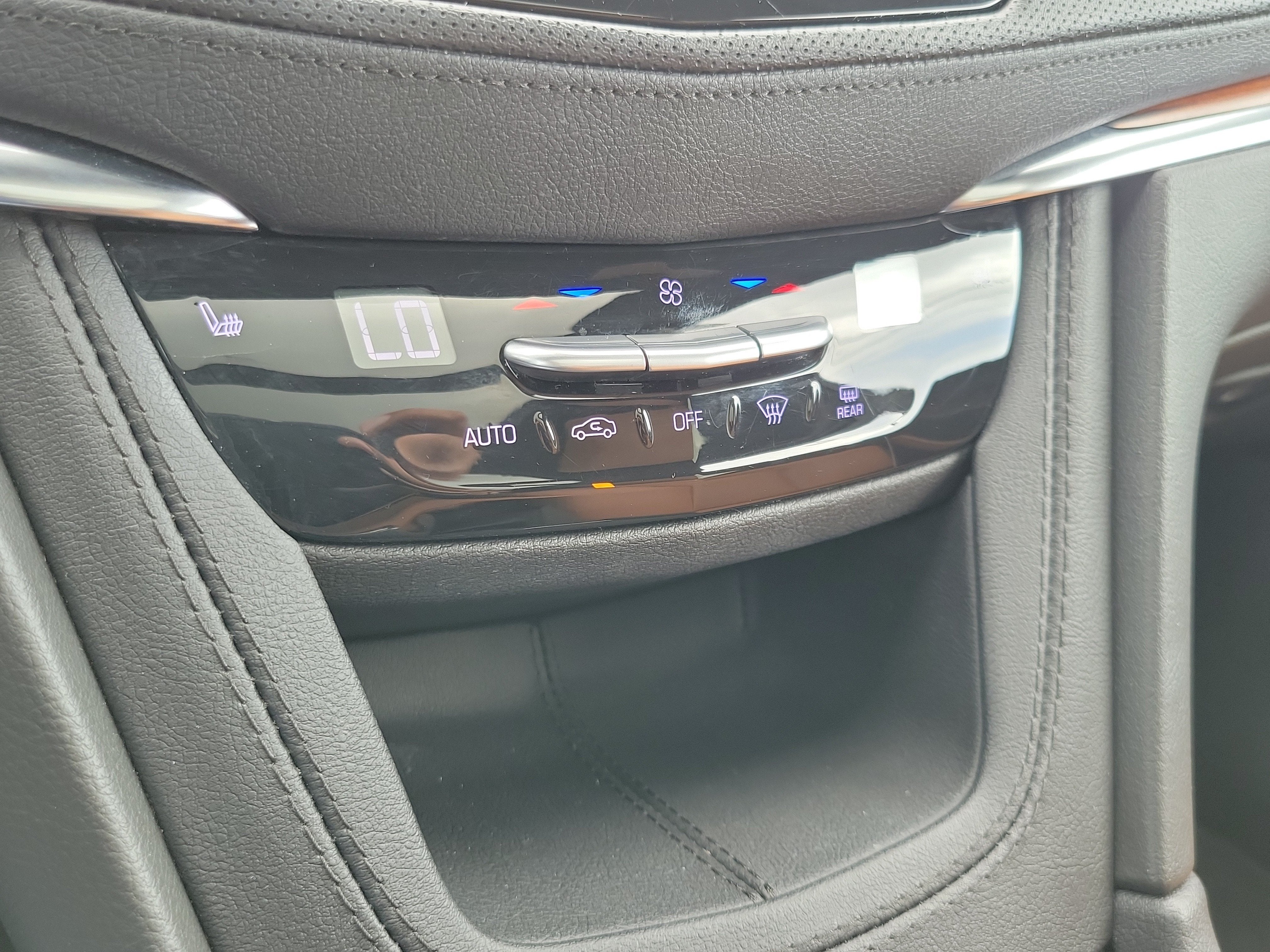 2023 Cadillac XT5 FWD Premium Luxury