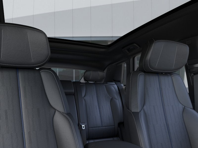 2025 Cadillac LYRIQ Luxury 1