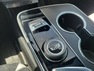 2025 Cadillac LYRIQ Luxury 1