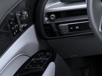 2025 Cadillac LYRIQ Luxury 2