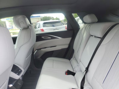 2024 Cadillac LYRIQ Luxury 2