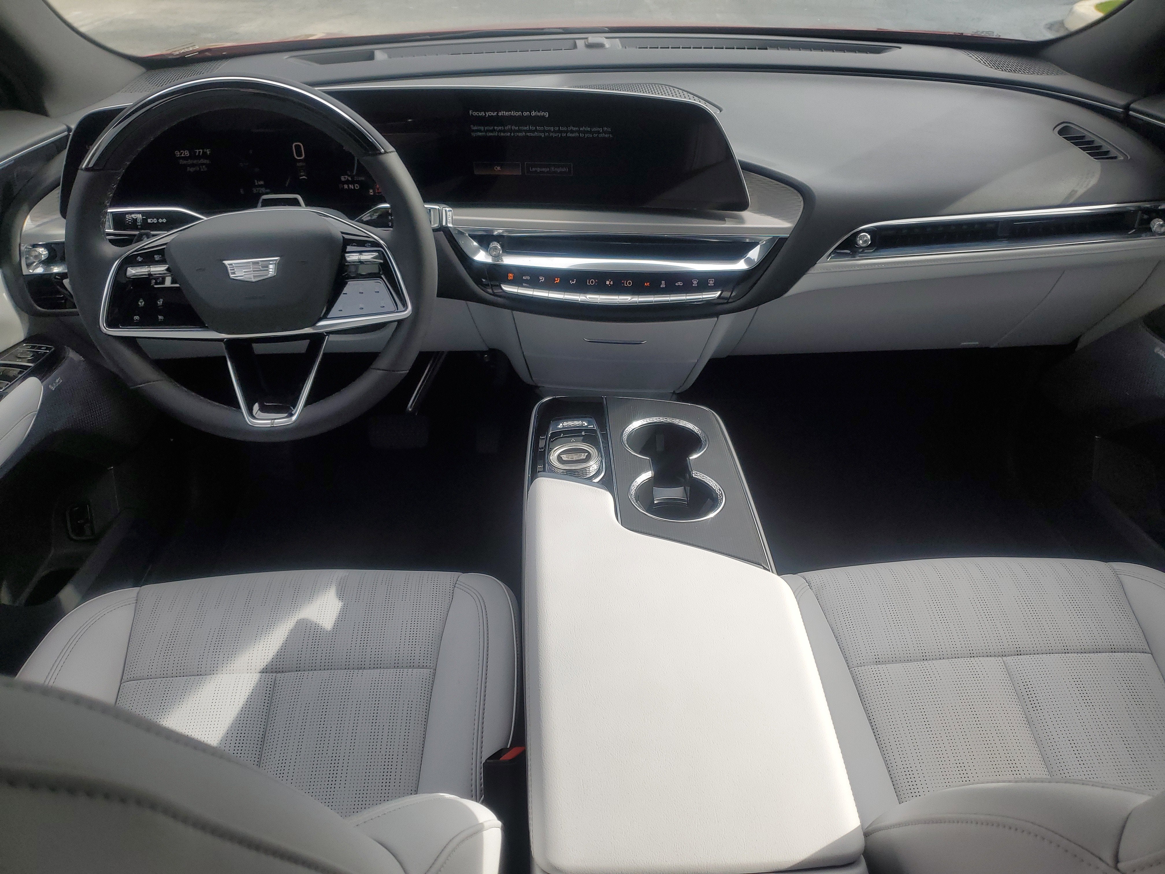 2024 Cadillac LYRIQ Luxury 2