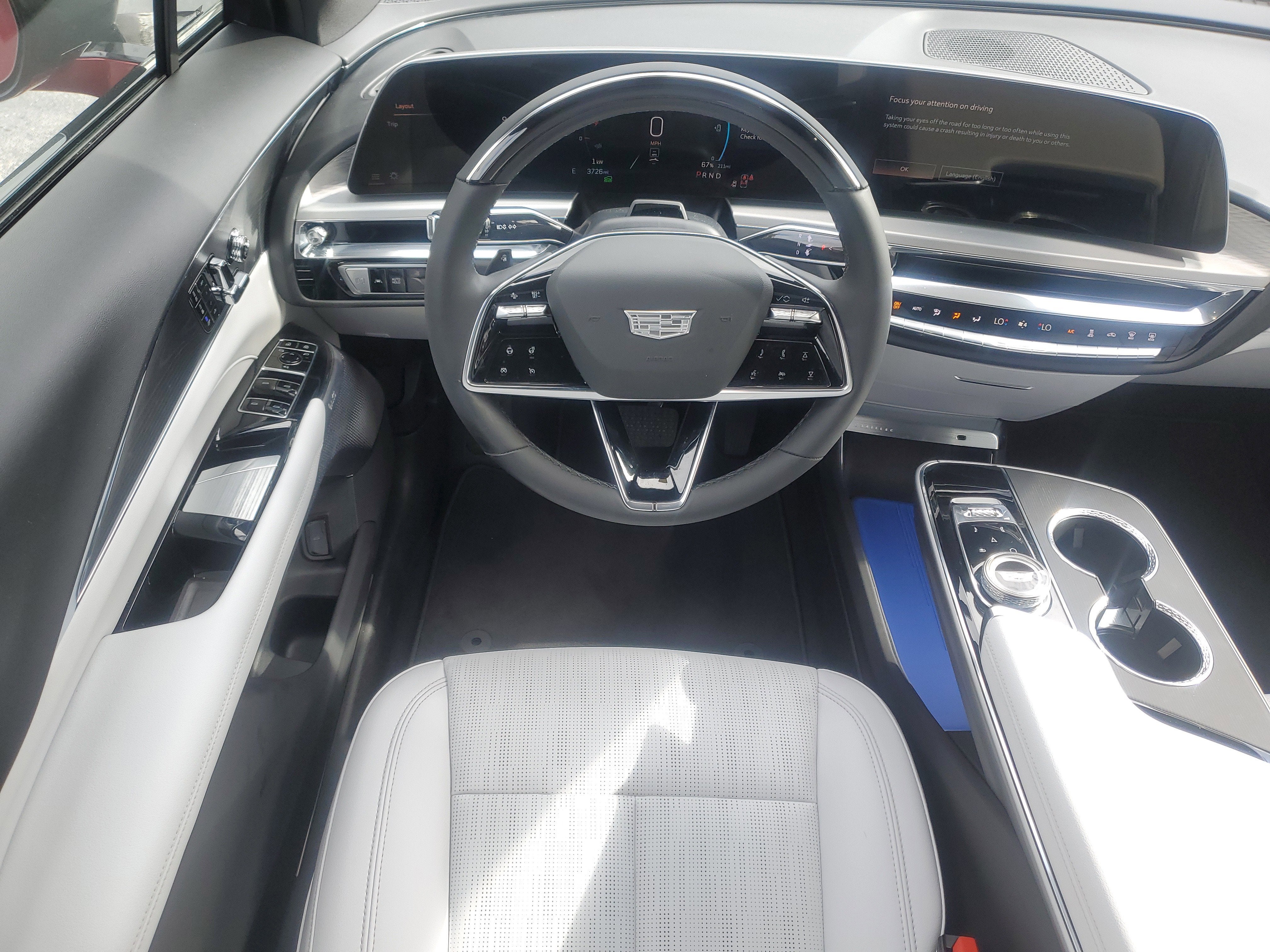 2024 Cadillac LYRIQ Luxury 2