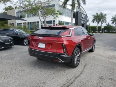 2024 Cadillac LYRIQ Luxury 2