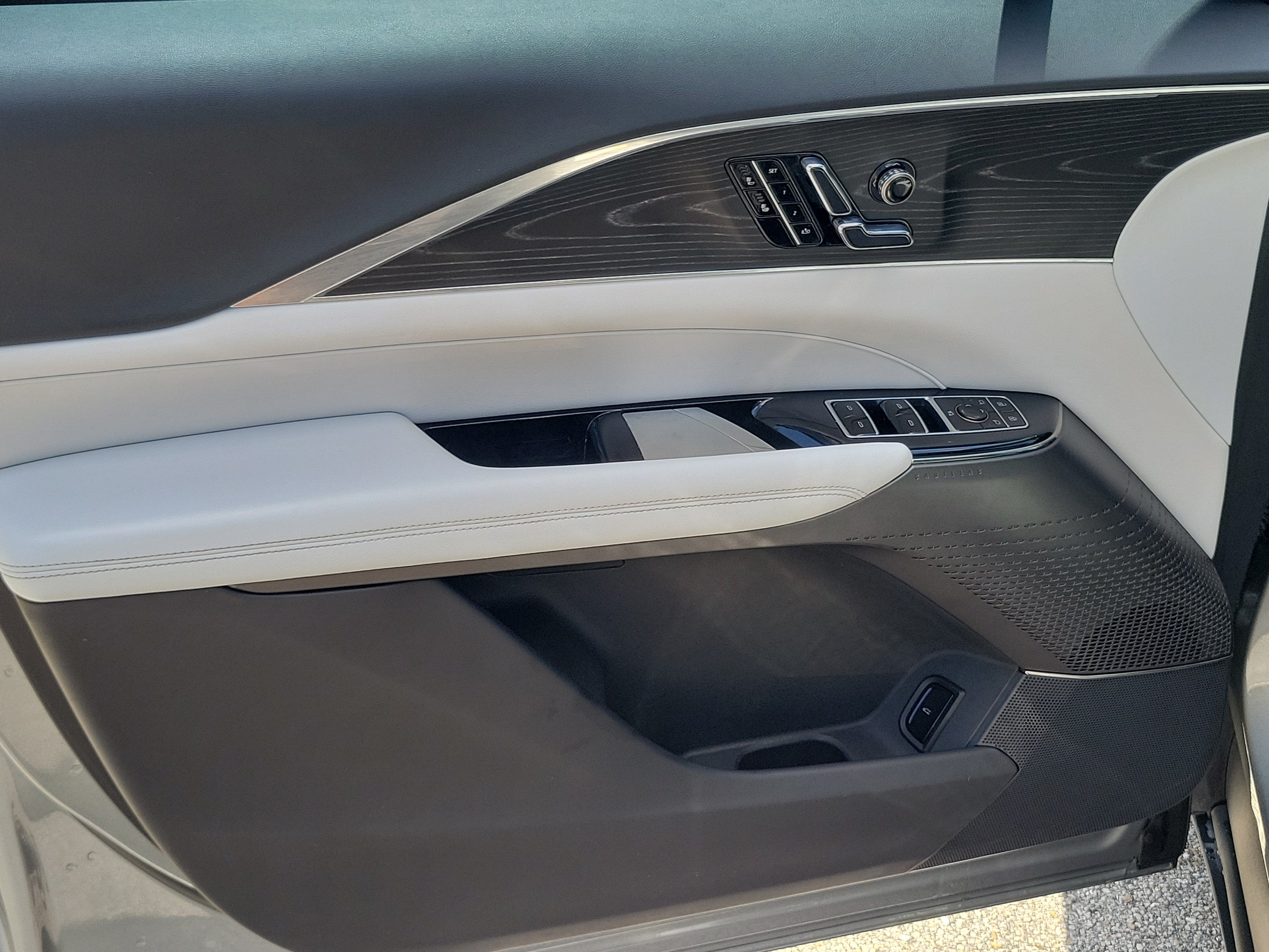 2024 Cadillac LYRIQ Sport 1