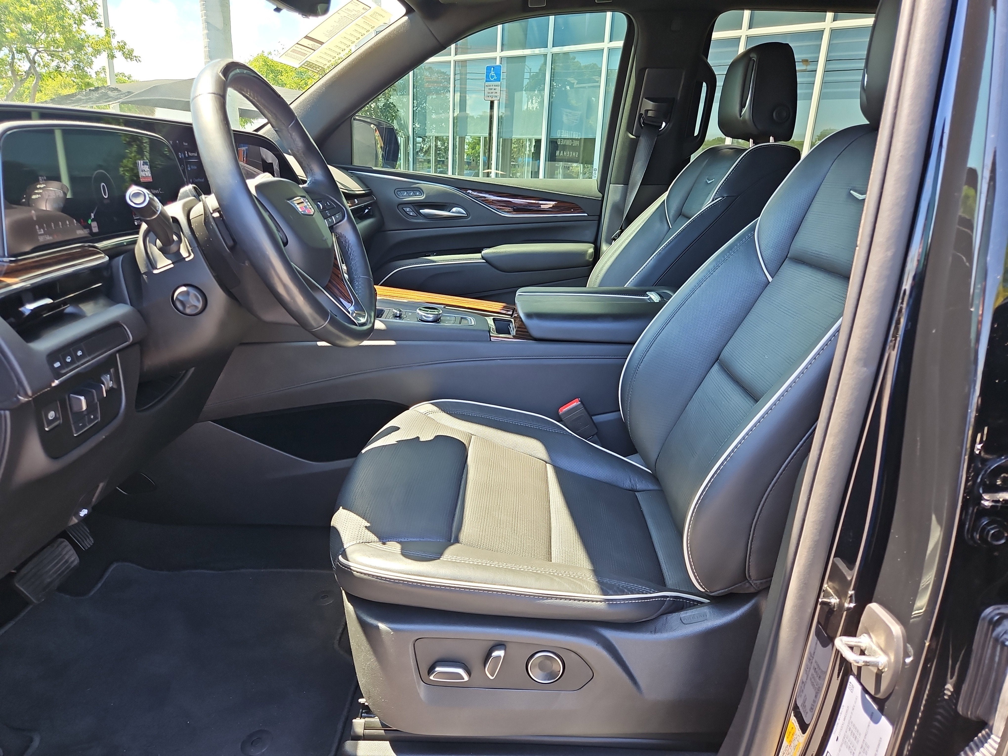 2021 Cadillac Escalade Premium Luxury