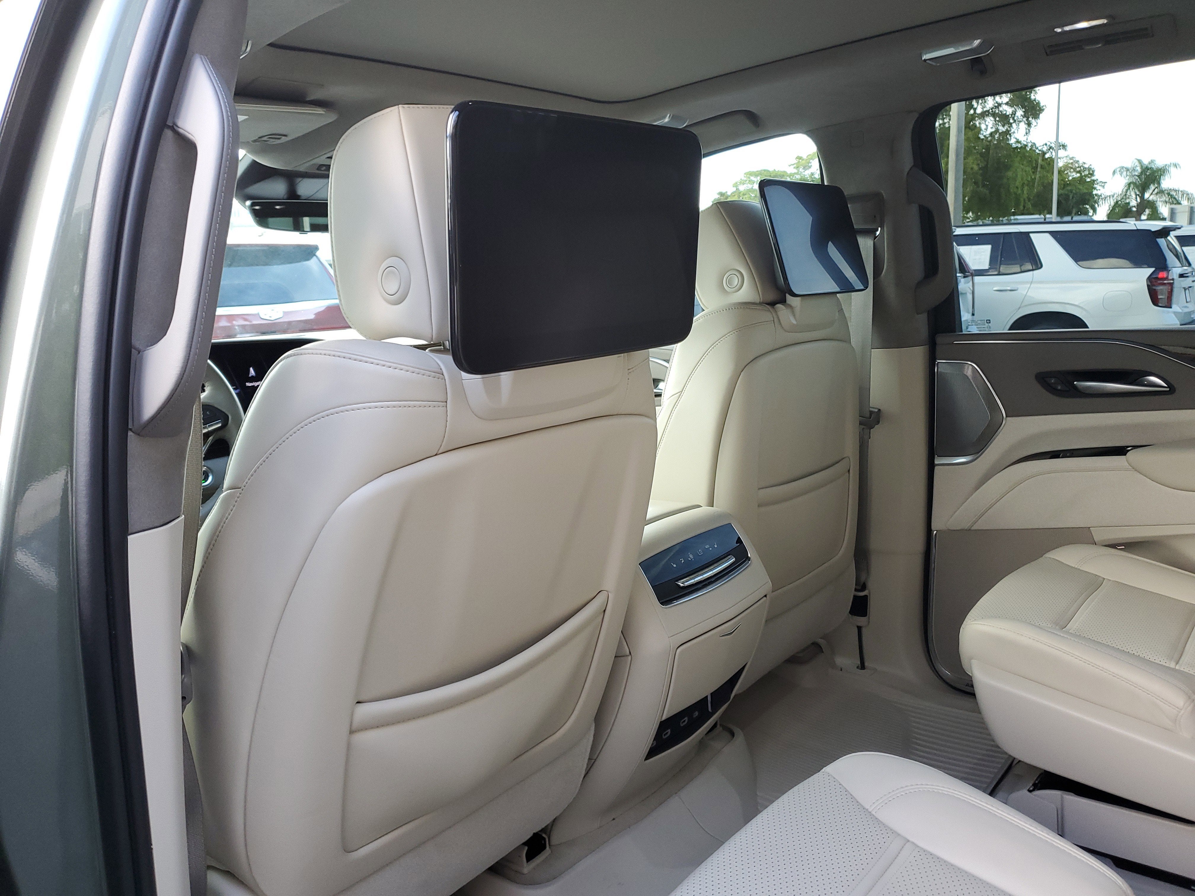 2023 Cadillac Escalade ESV Sport Platinum