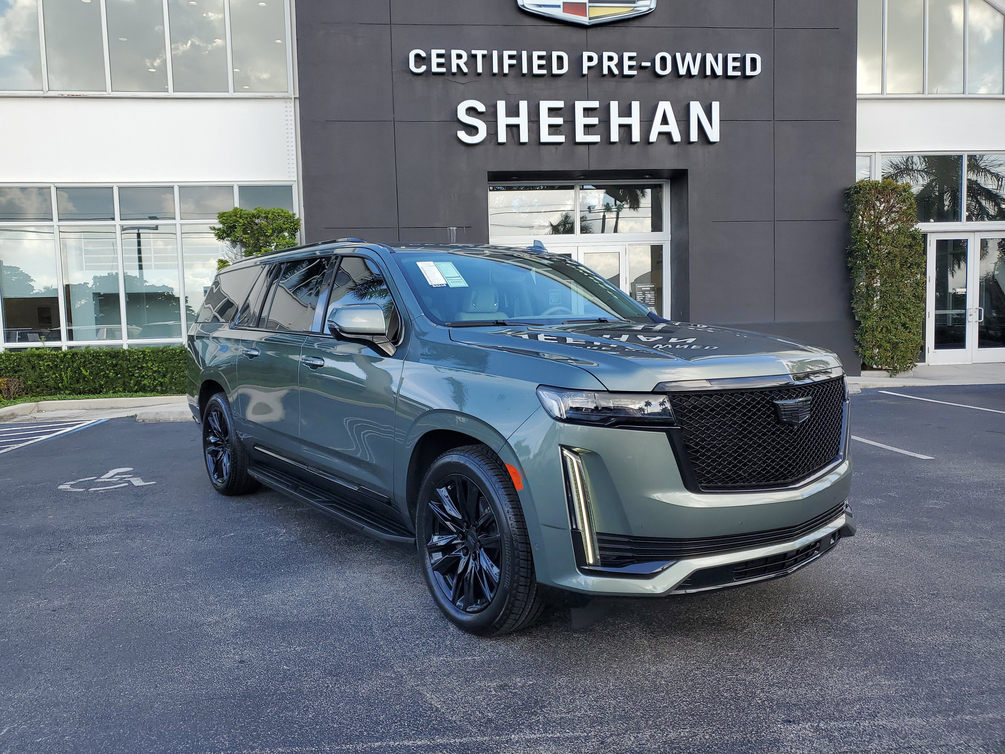 2023 Cadillac Escalade ESV Sport Platinum