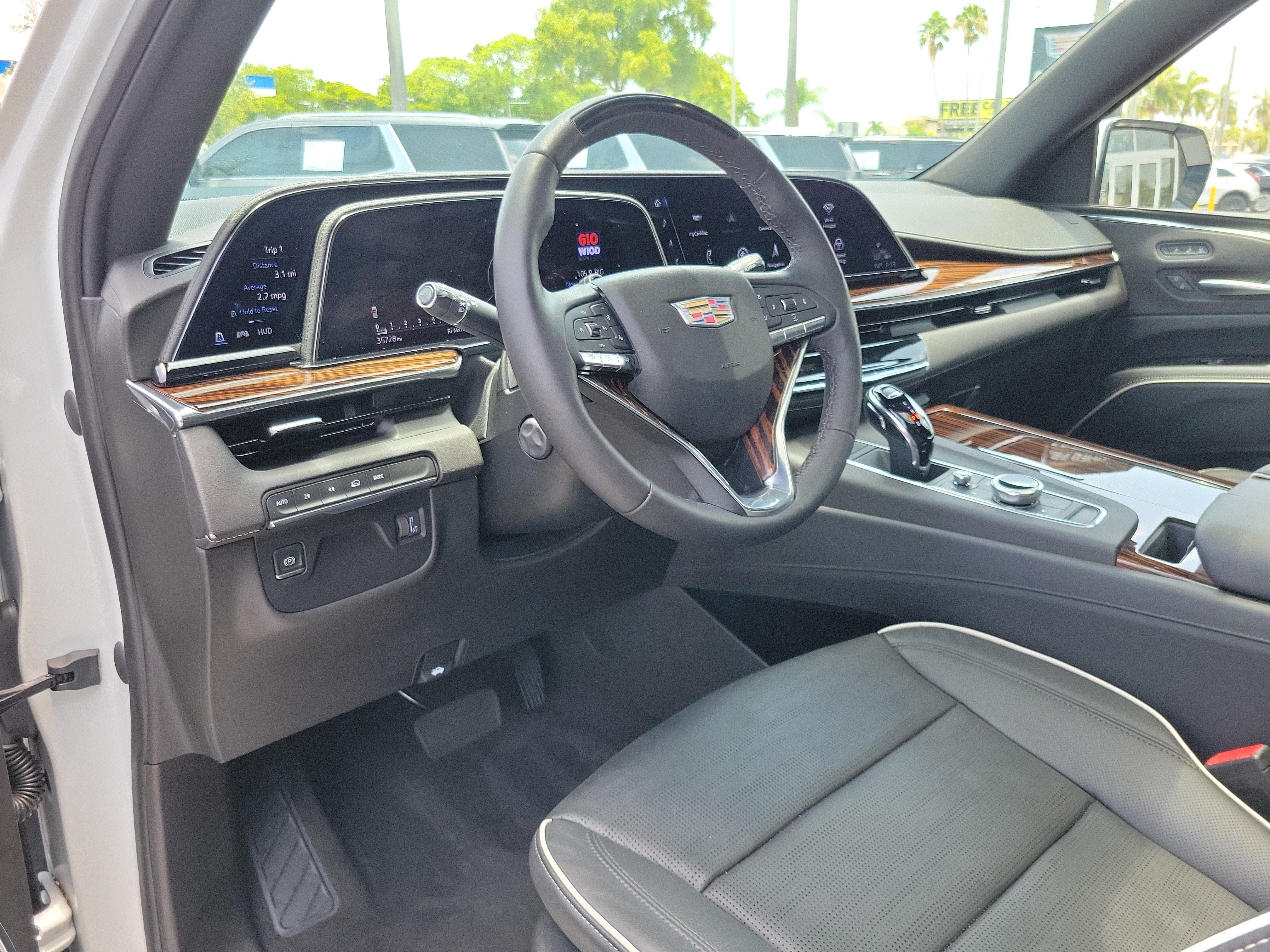 2023 Cadillac Escalade Premium Luxury