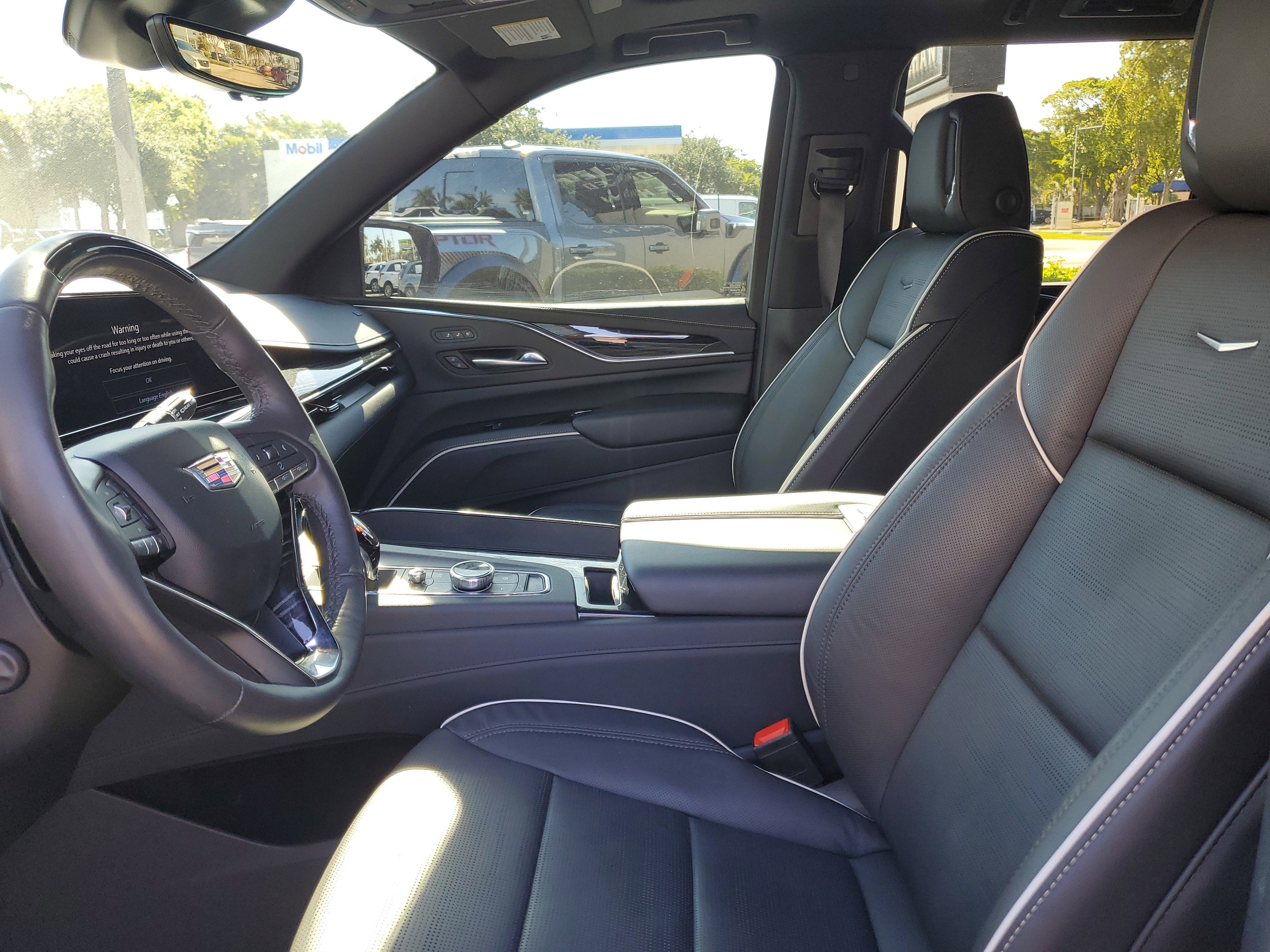 2023 Cadillac Escalade Sport