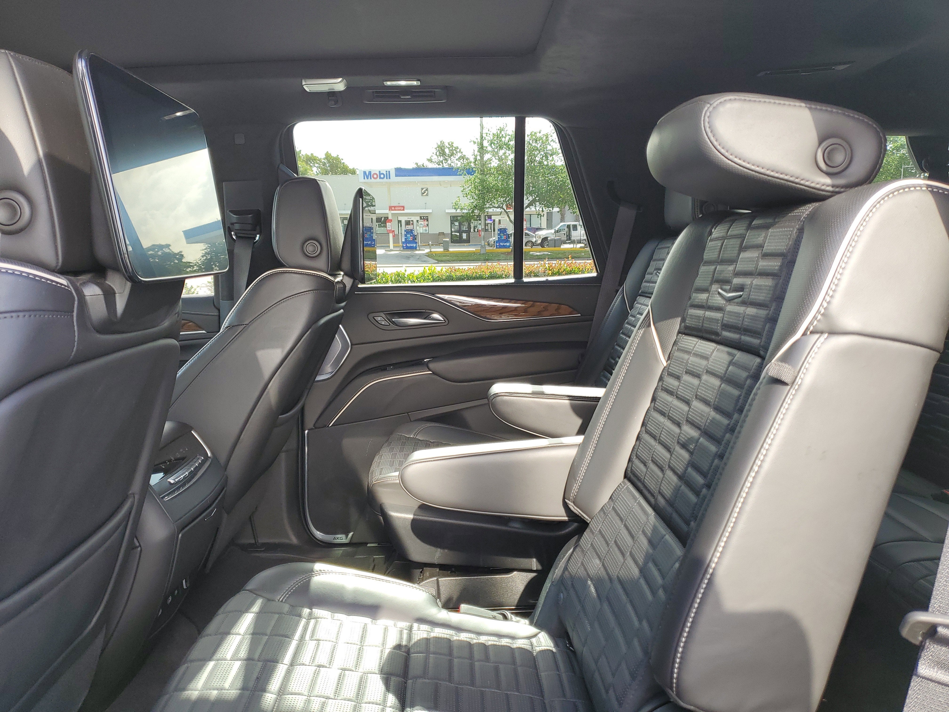 2023 Cadillac Escalade Sport Platinum