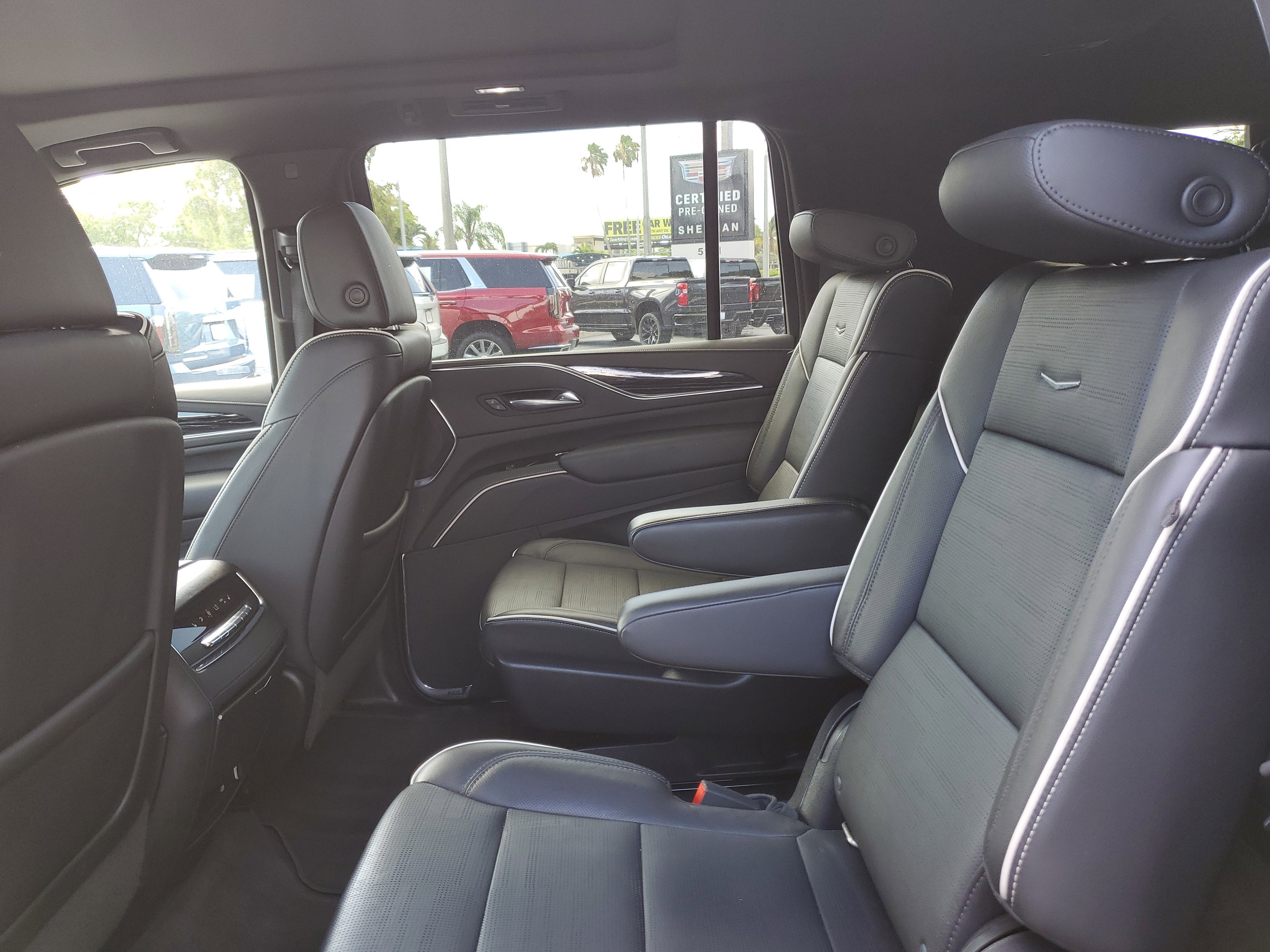 2022 Cadillac Escalade ESV Sport