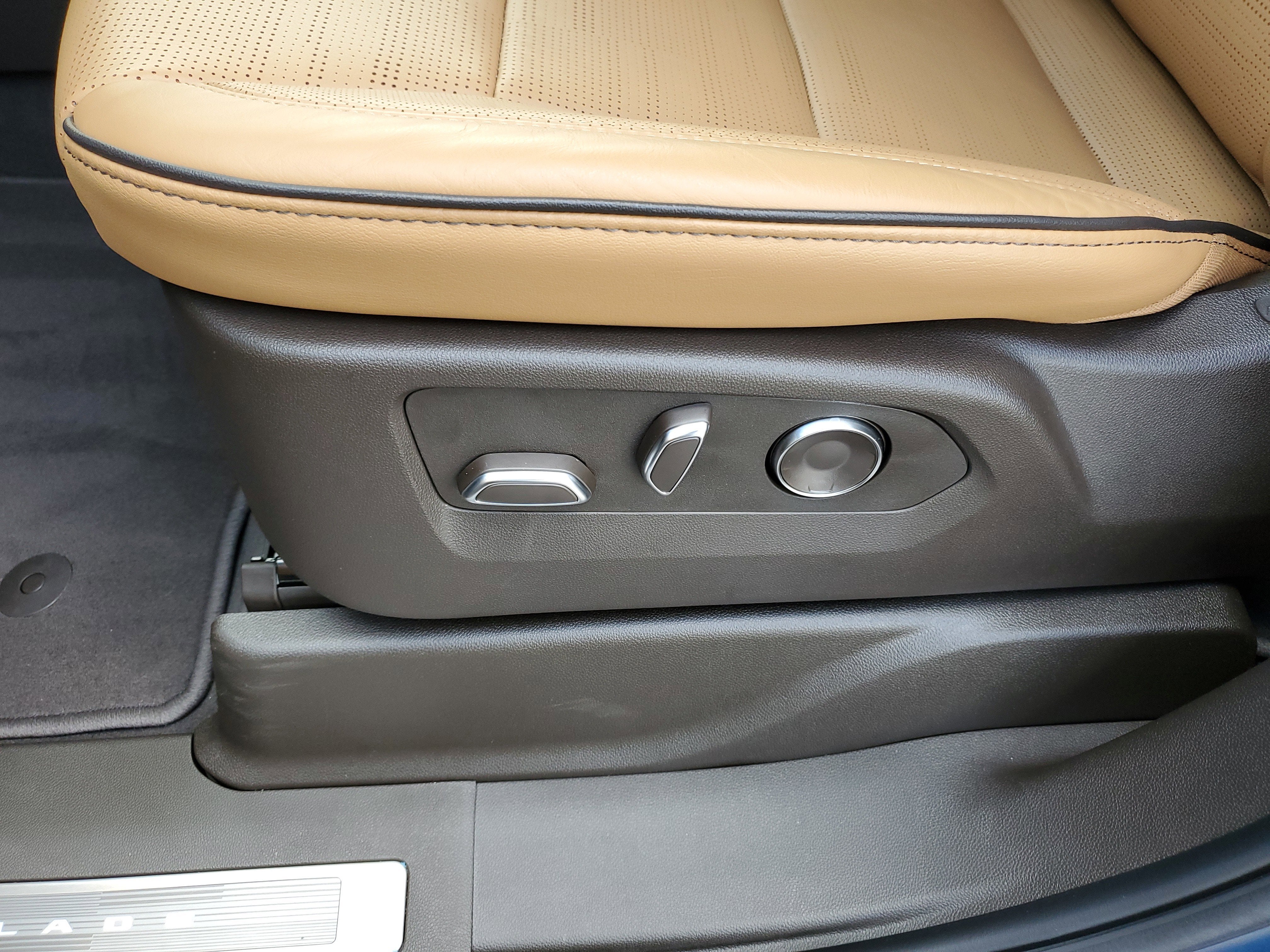 2025 Cadillac Escalade Premium Luxury