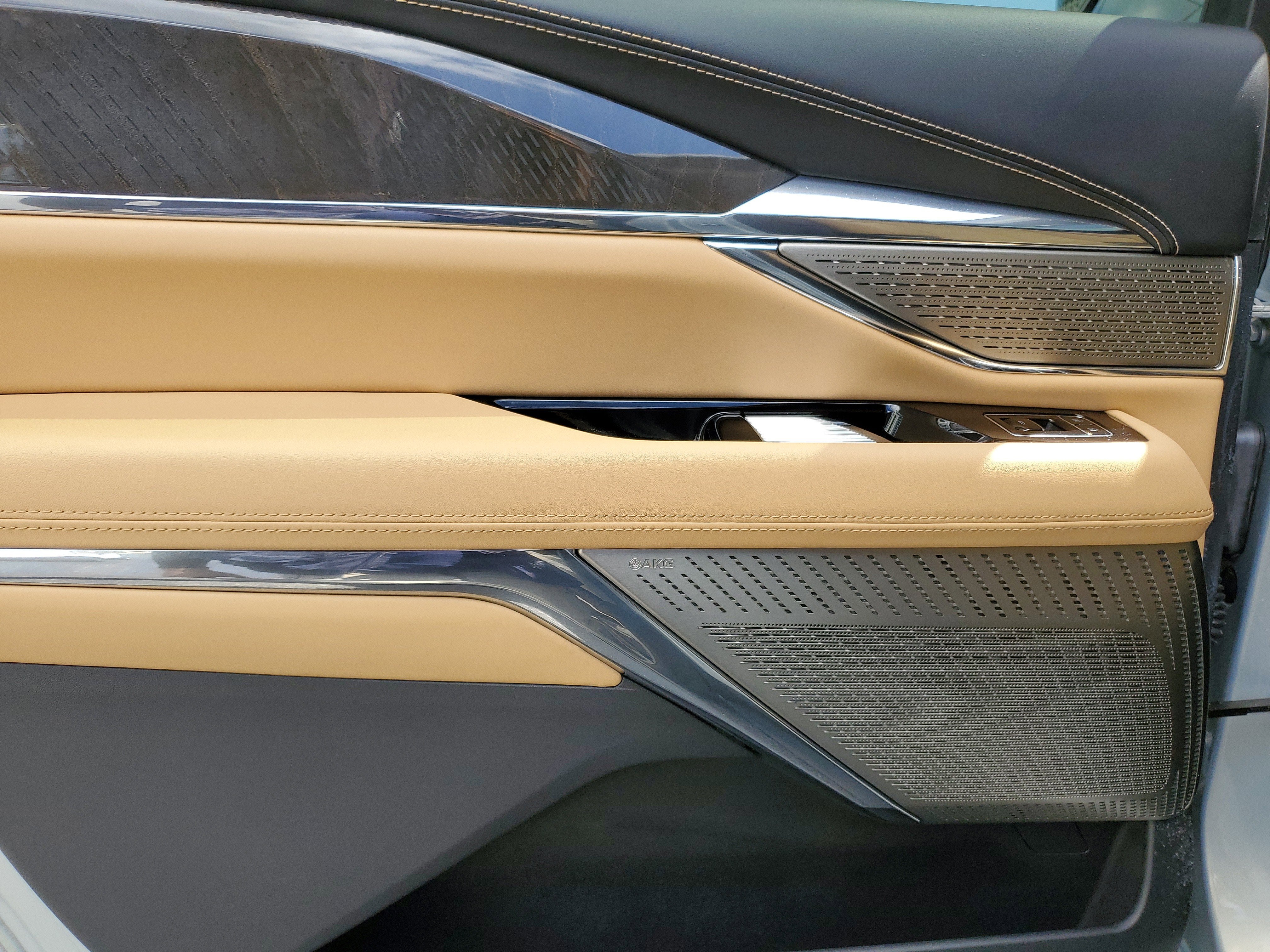 2025 Cadillac ESCALADE IQ Sport 2