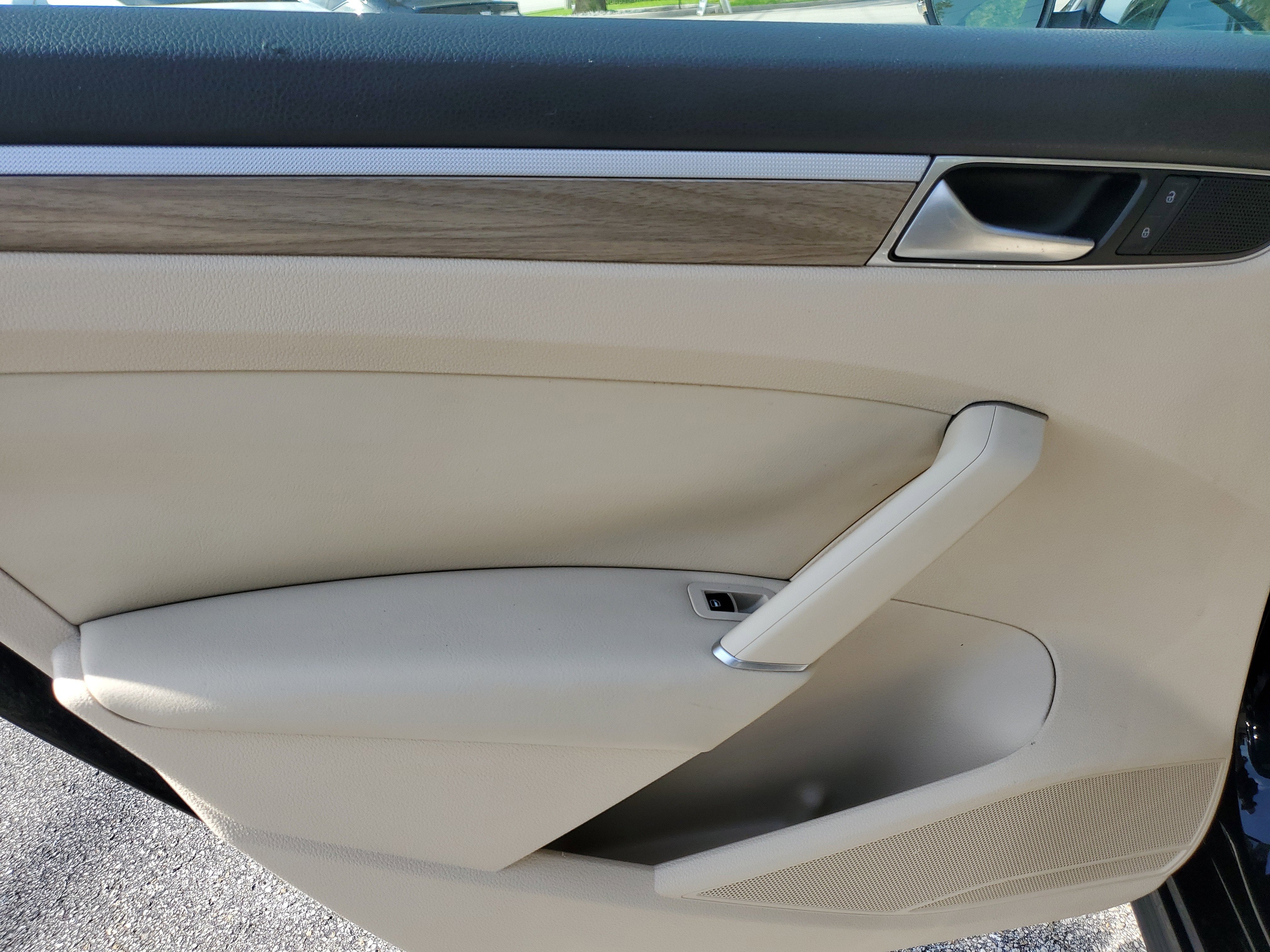 2016 Volkswagen Passat 1.8T SE