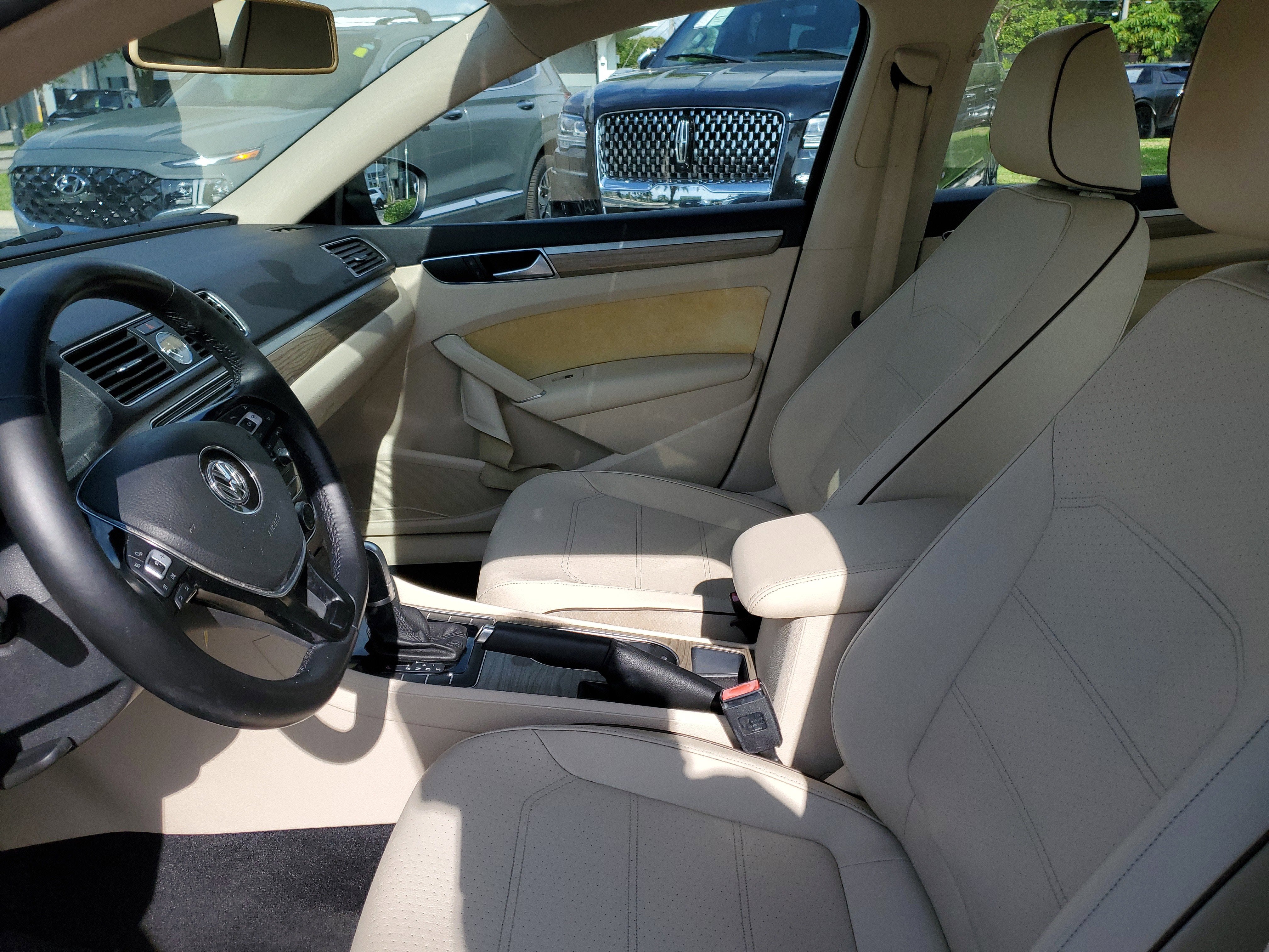 2016 Volkswagen Passat 1.8T SE