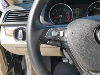 2016 Volkswagen Passat 1.8T SE