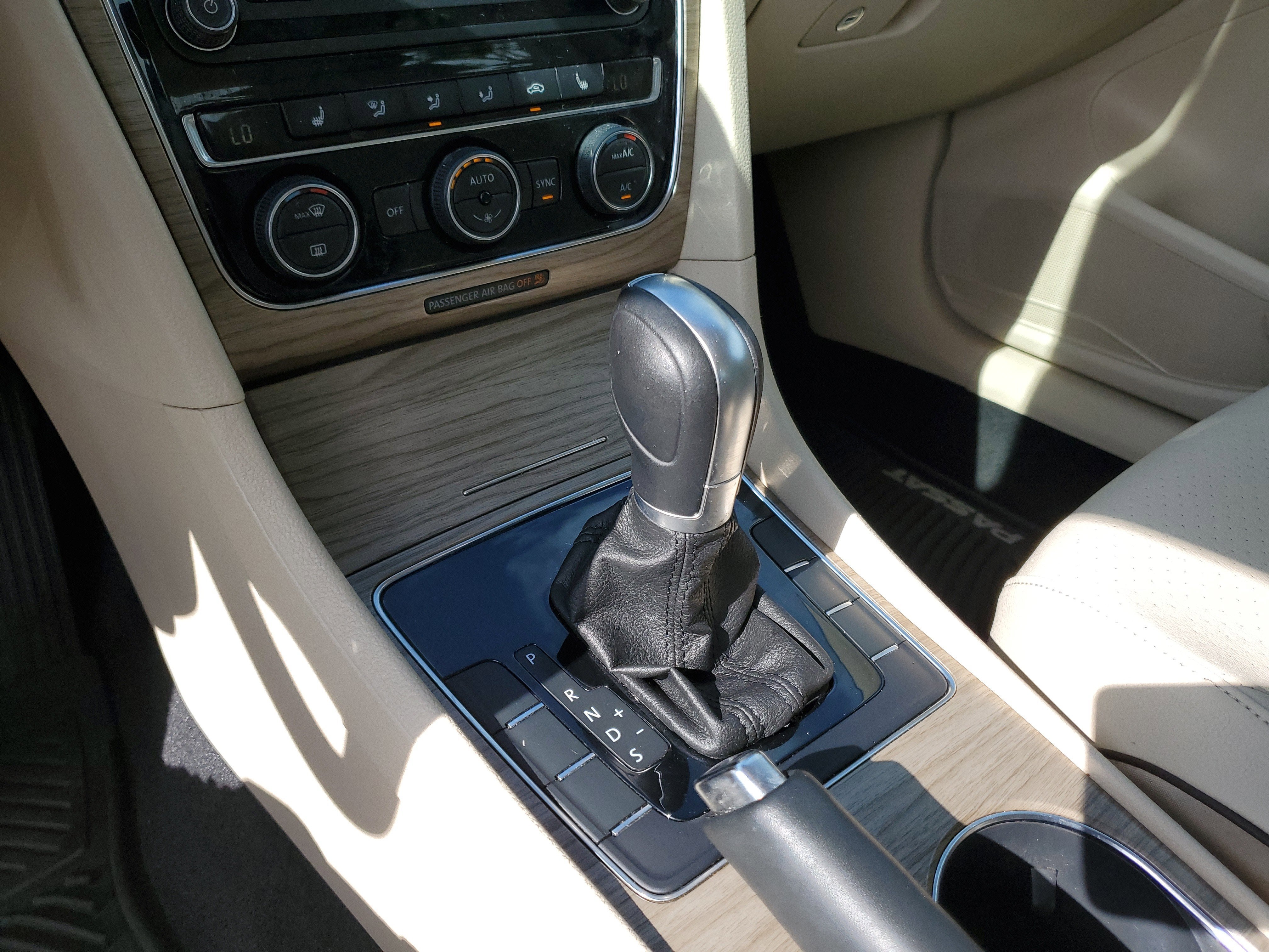 2016 Volkswagen Passat 1.8T SE