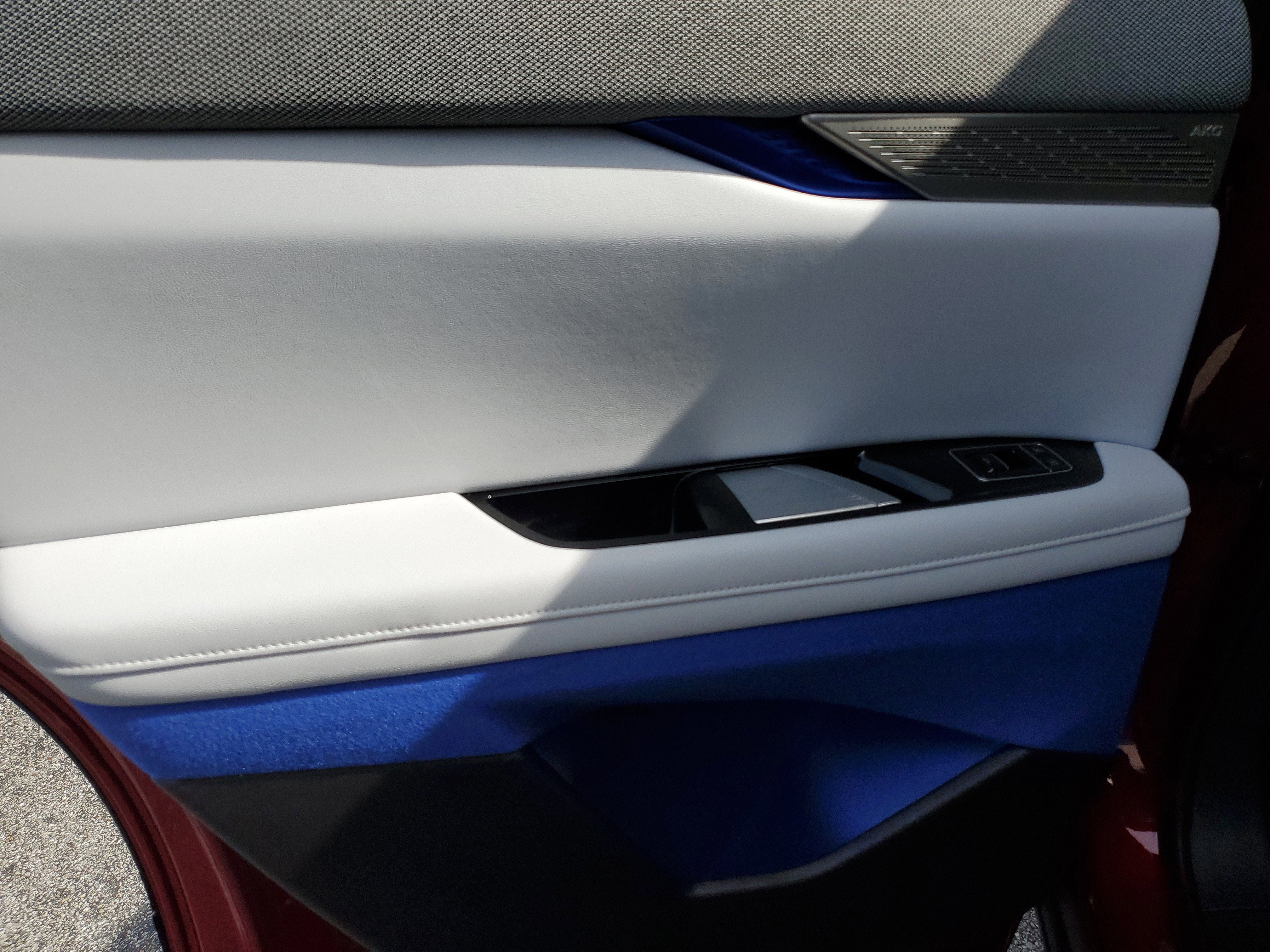 2025 Cadillac OPTIQ Luxury 1