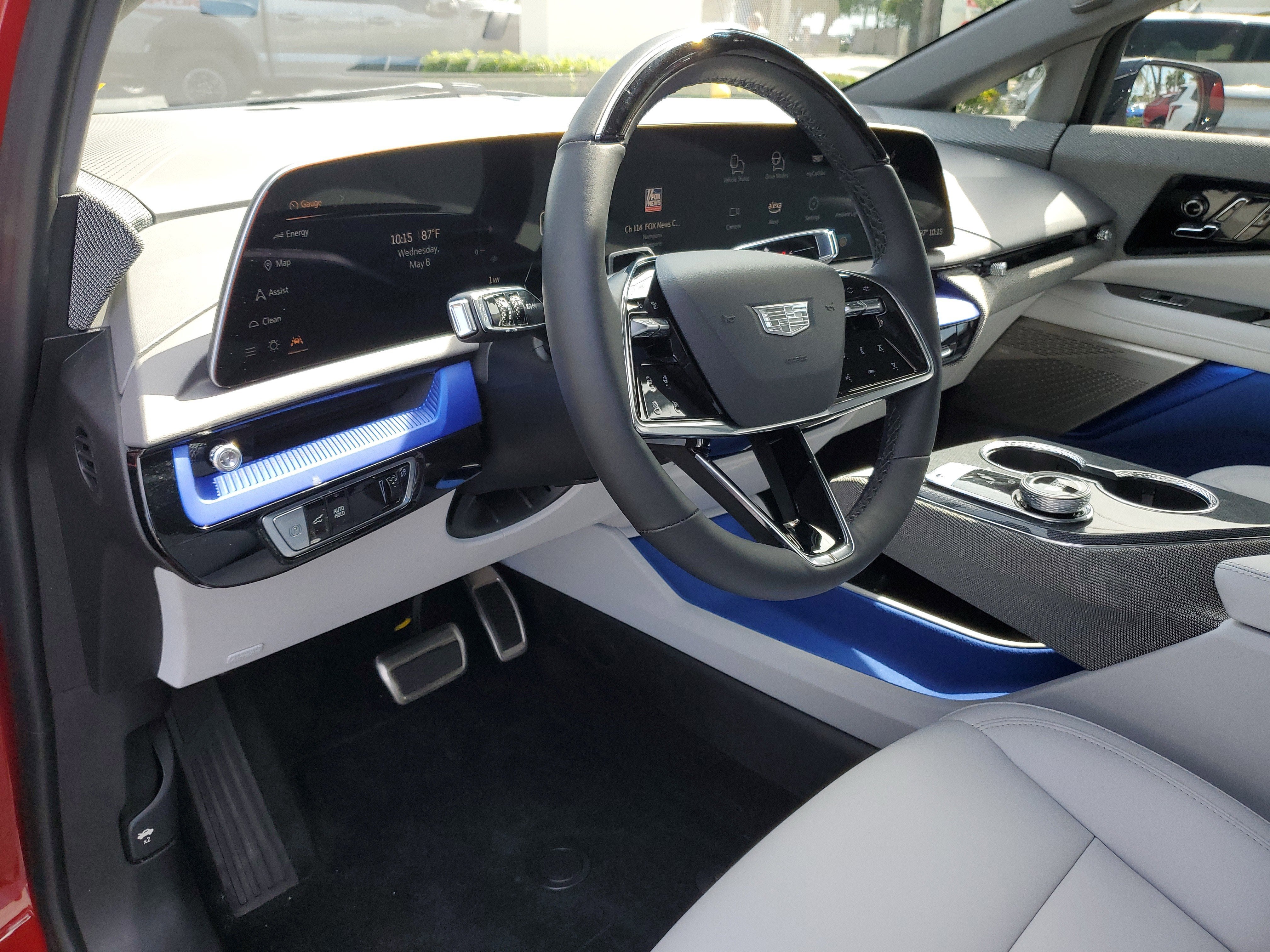 2025 Cadillac OPTIQ Luxury 1
