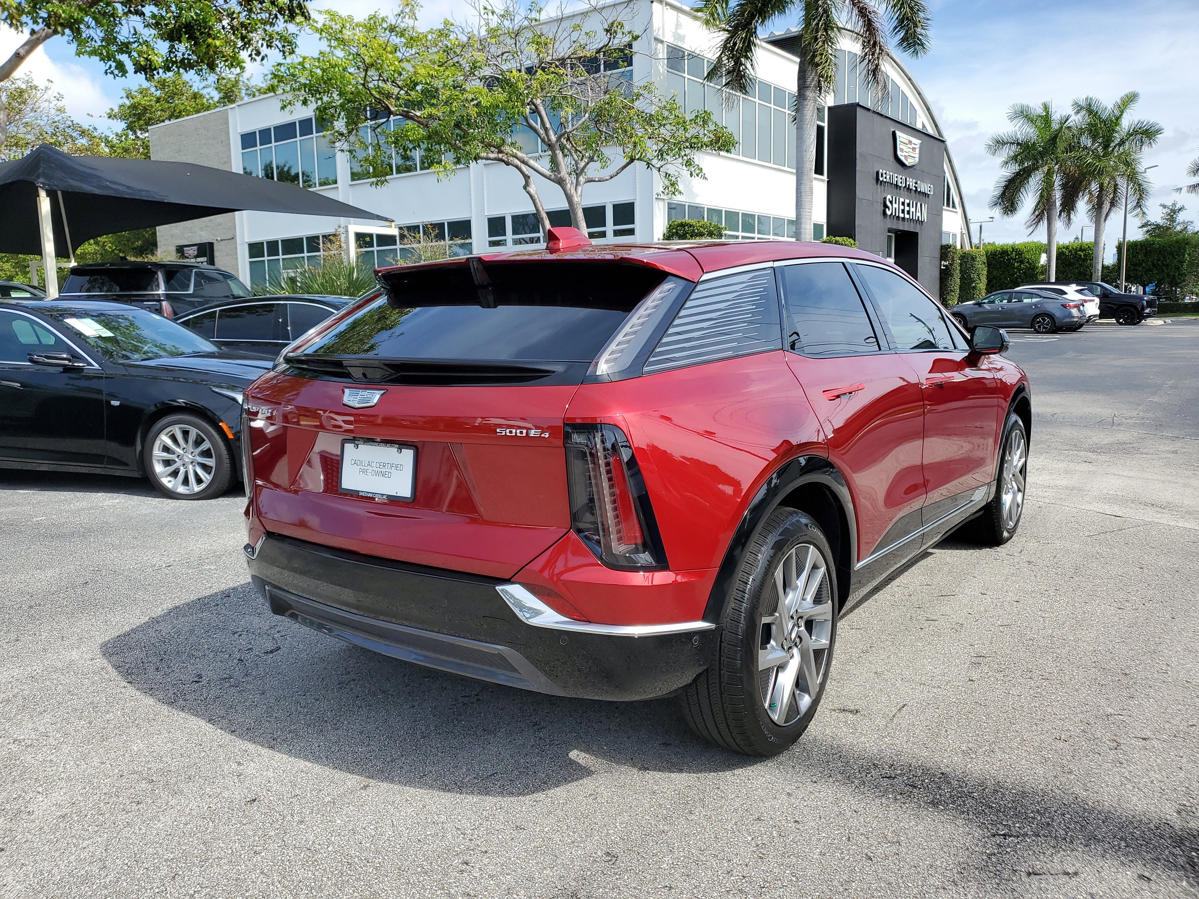2025 Cadillac OPTIQ Luxury 1