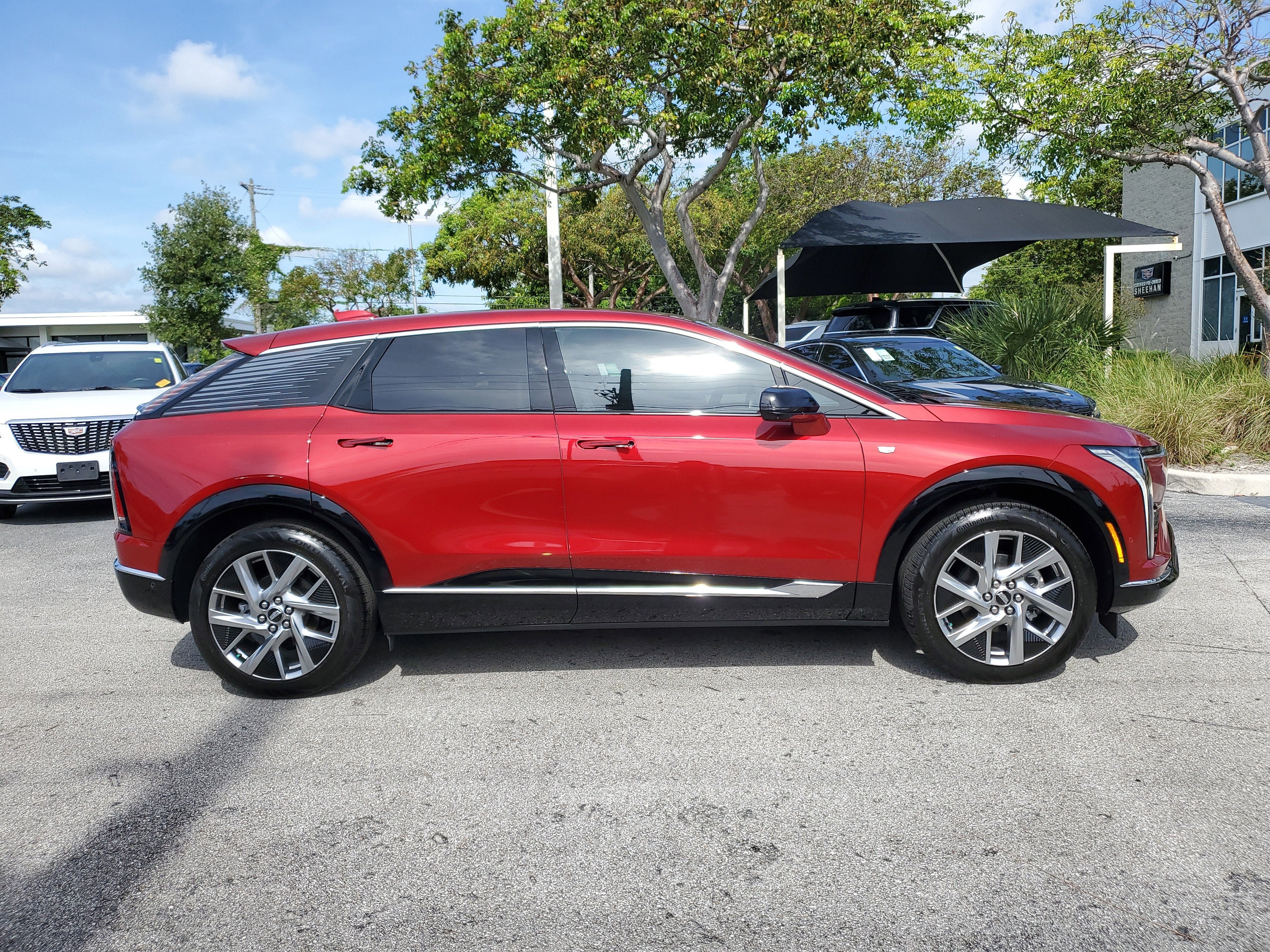 2025 Cadillac OPTIQ Luxury 1