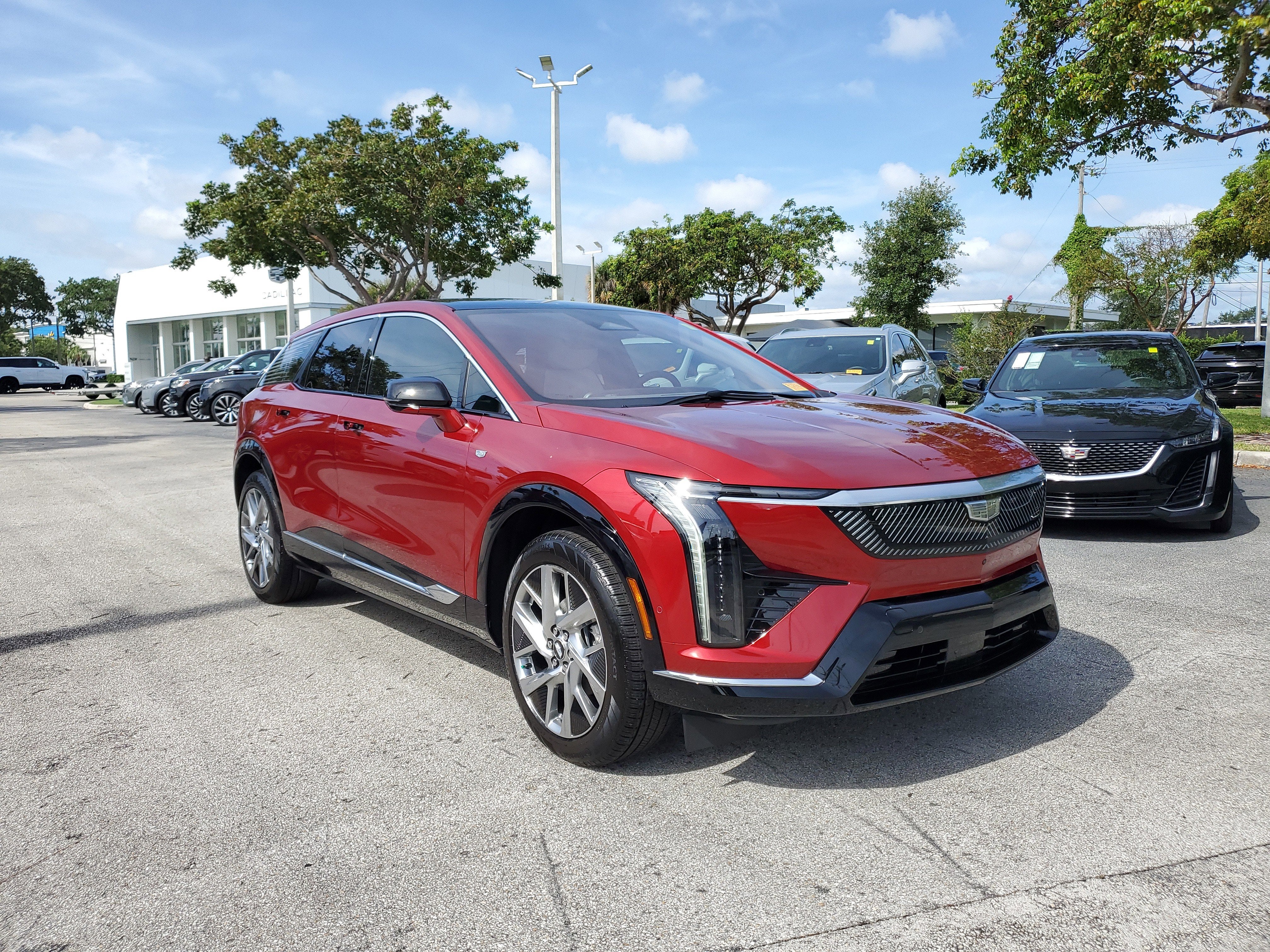 2025 Cadillac OPTIQ Luxury 1