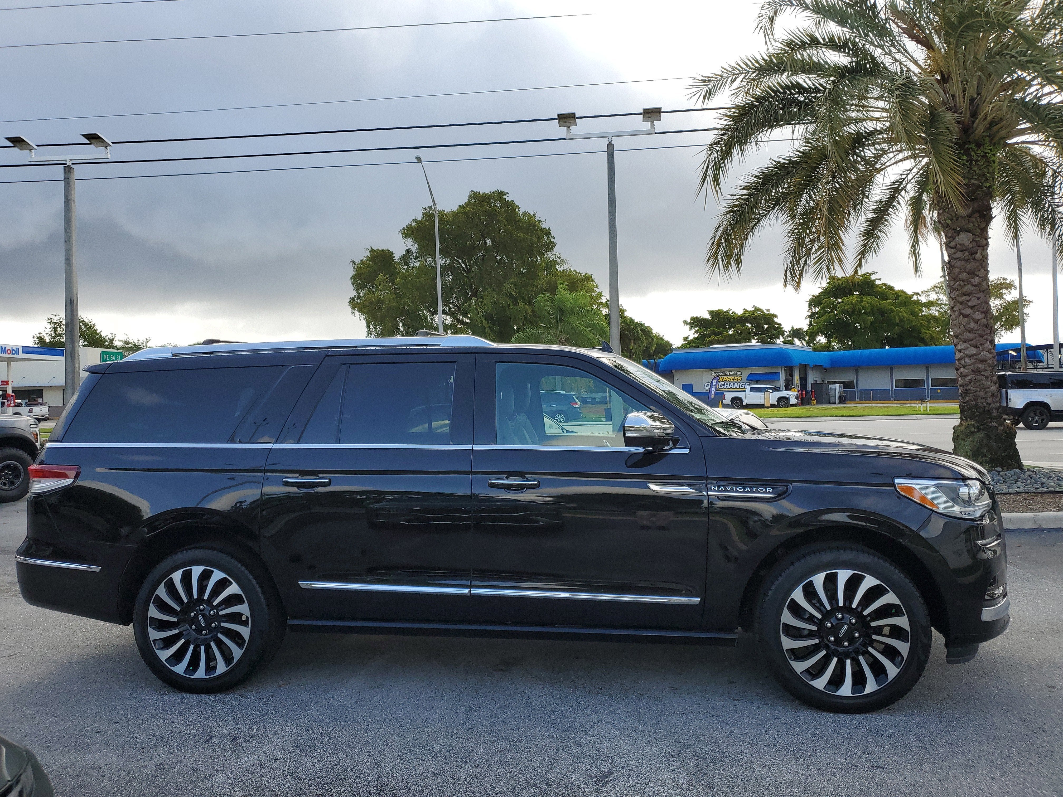 2023 Lincoln Navigator L Black Label