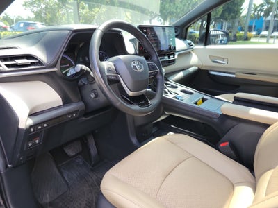 2023 Toyota Sienna Limited
