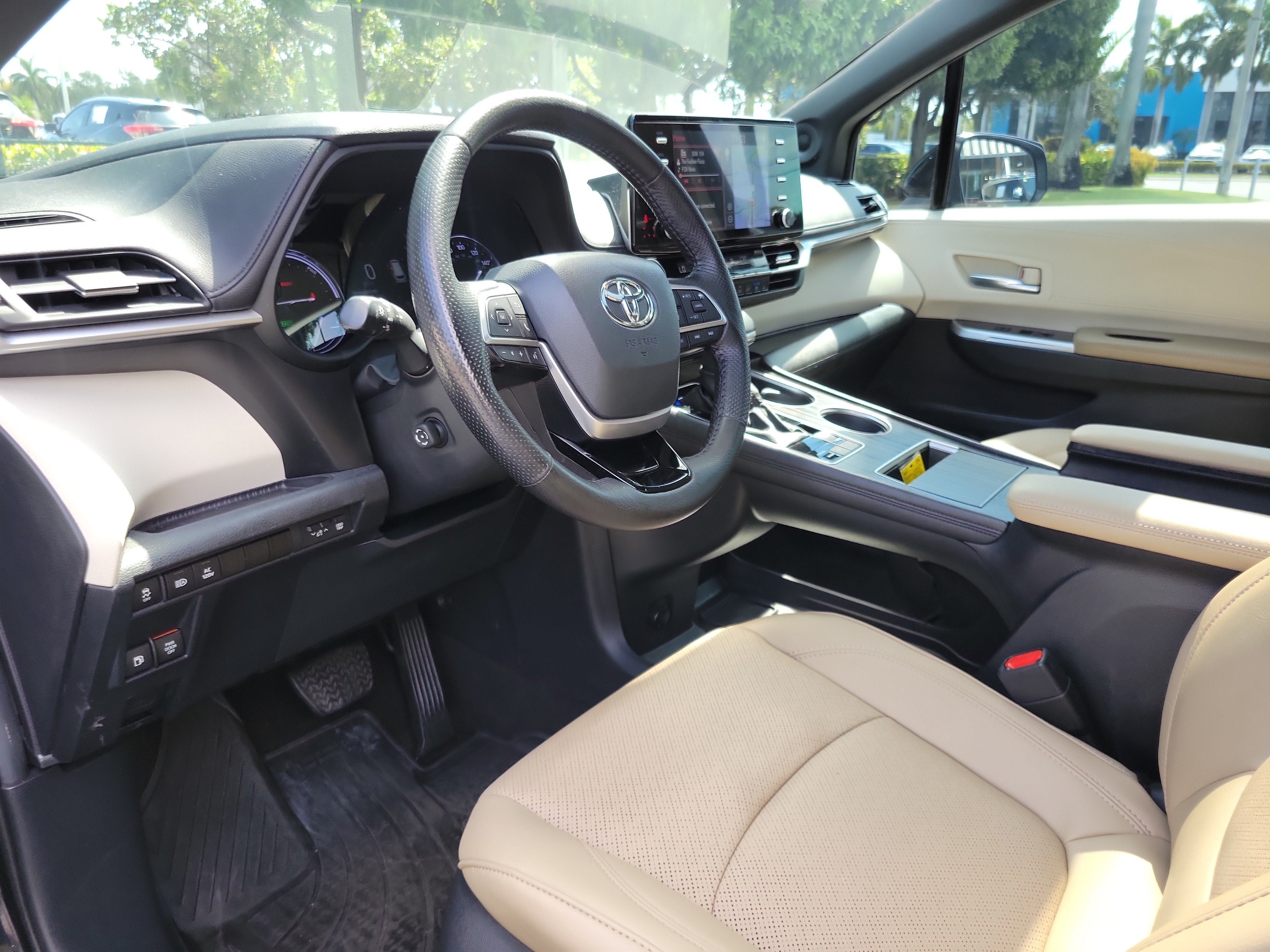 2023 Toyota Sienna Limited
