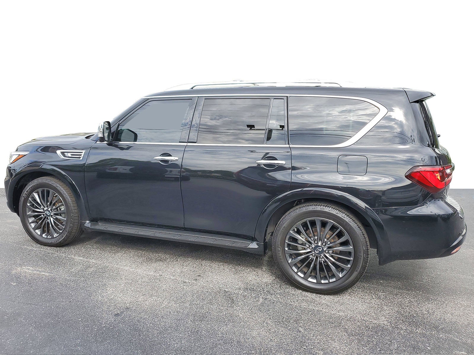 2022 INFINITI QX80 SENSORY