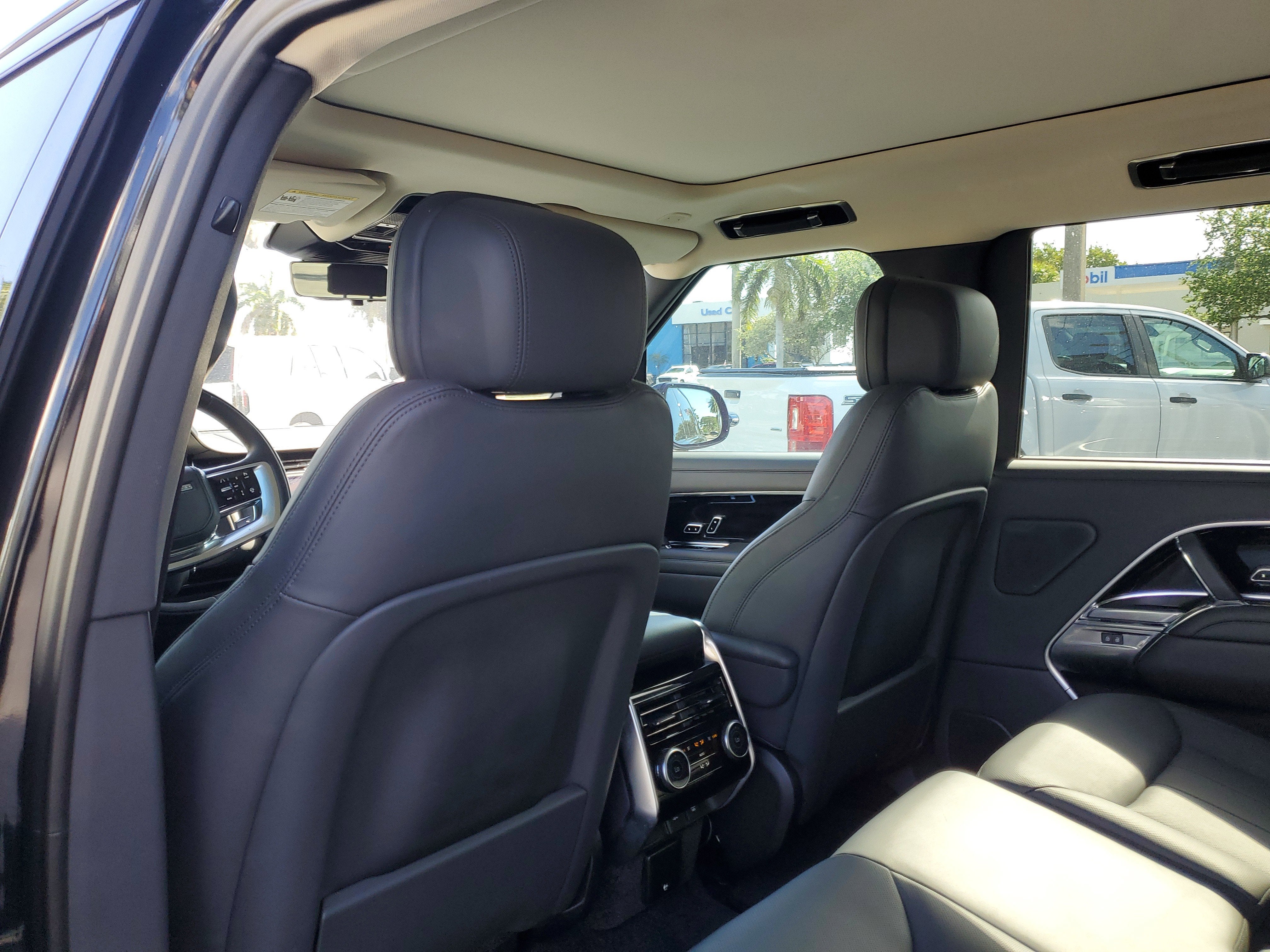 2023 Land Rover Range Rover SE